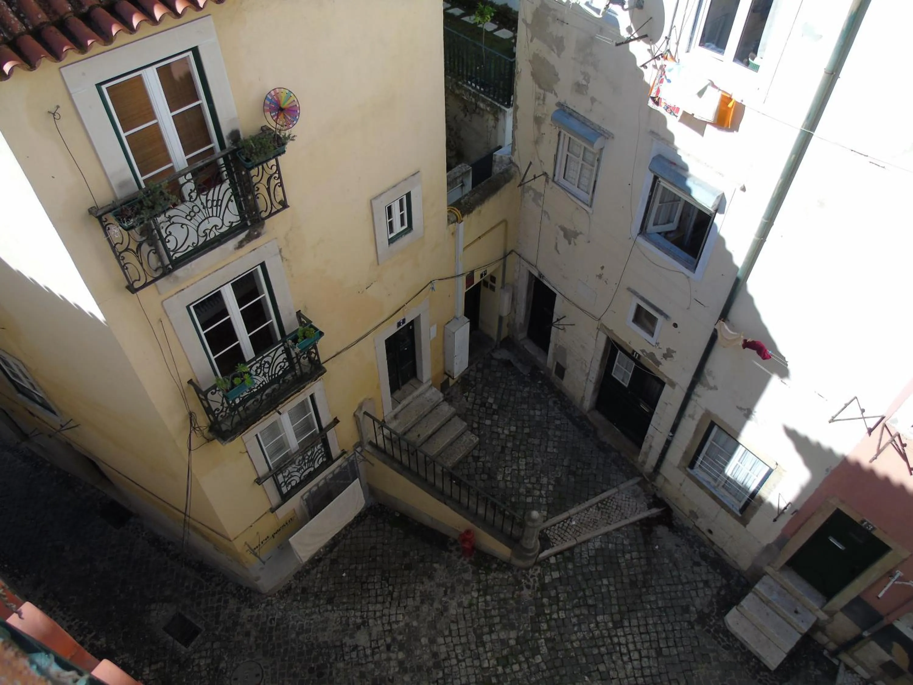 Street view in Alfama Vintage 1 Ten guests - Alfama Vintage 2 Five guests - Alfama Vintage 3 Three Guests