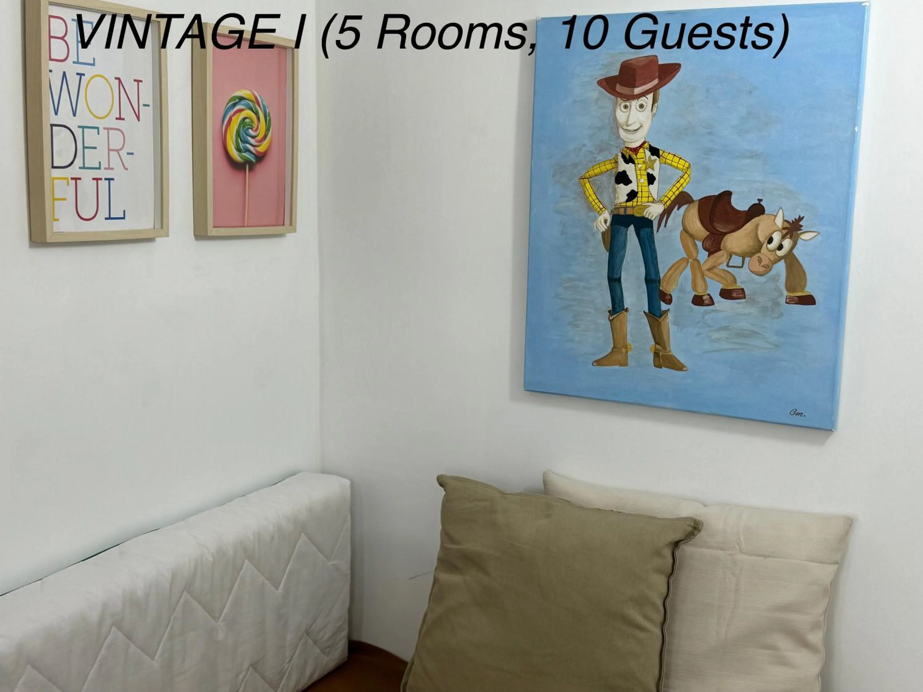 Decorative detail in Alfama Vintage 1 Ten guests - Alfama Vintage 2 Five guests - Alfama Vintage 3 Three Guests
