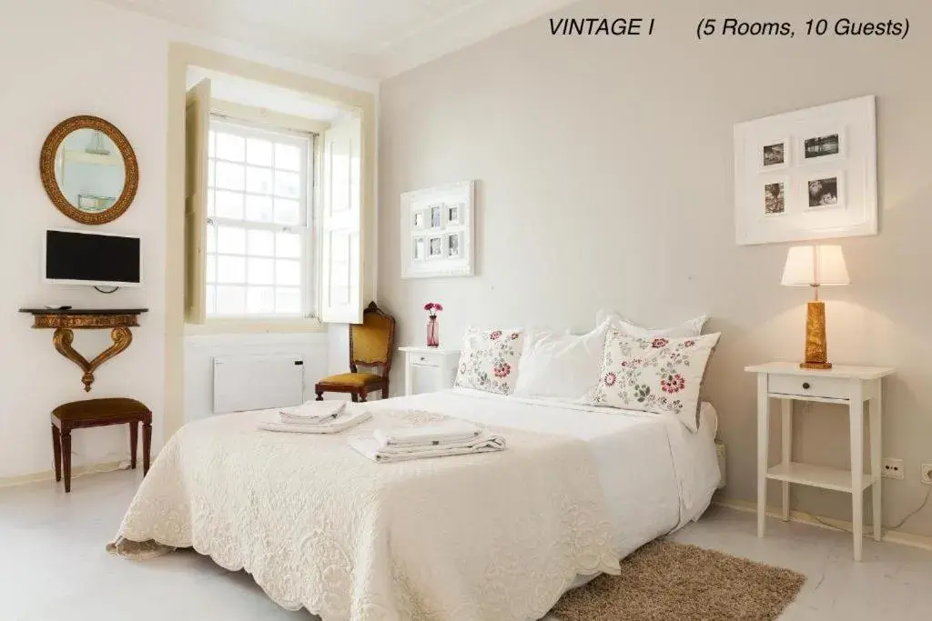 Alfama Vintage 1 Ten guests - Alfama Vintage 2 Five guests - Alfama Vintage 3 Three Guests Alfama Vintage 1 Ten guests - Alfama Vintage 2 Five guests - Alfama Vintage 3 Three Guests