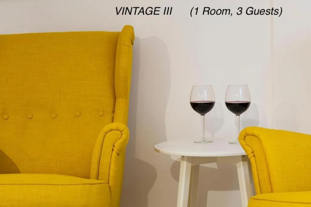 Seating area in Alfama Vintage 1 Ten guests - Alfama Vintage 2 Five guests - Alfama Vintage 3 Three Guests