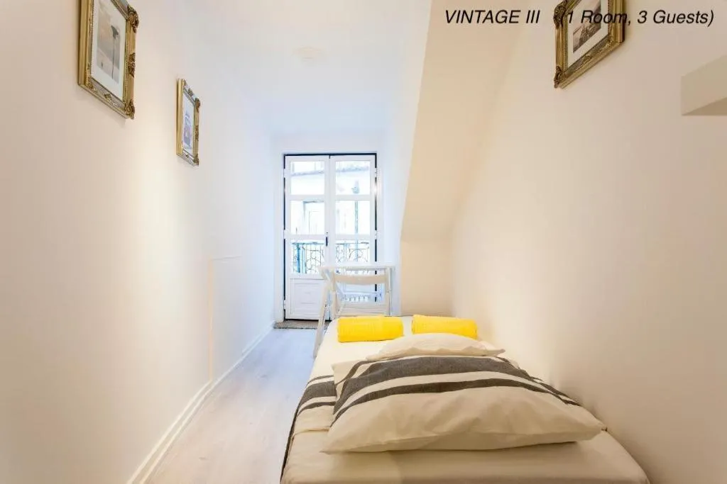 Bed in Alfama Vintage 1 Ten guests - Alfama Vintage 2 Five guests - Alfama Vintage 3 Three Guests