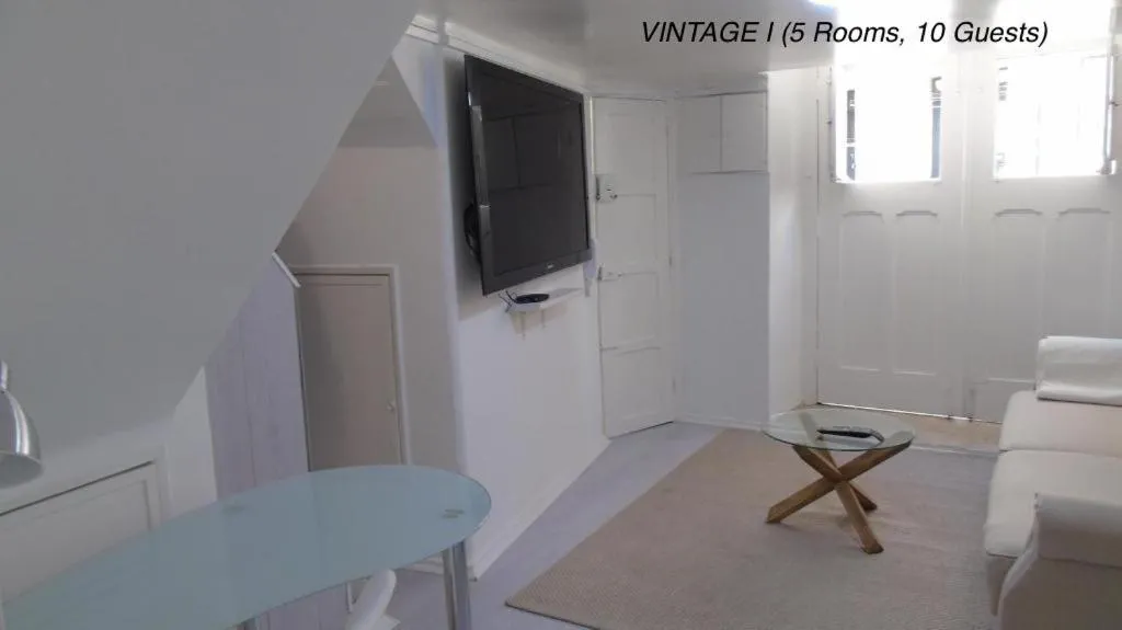 Communal lounge/ TV room in Alfama Vintage 1 Ten guests - Alfama Vintage 2 Five guests - Alfama Vintage 3 Three Guests