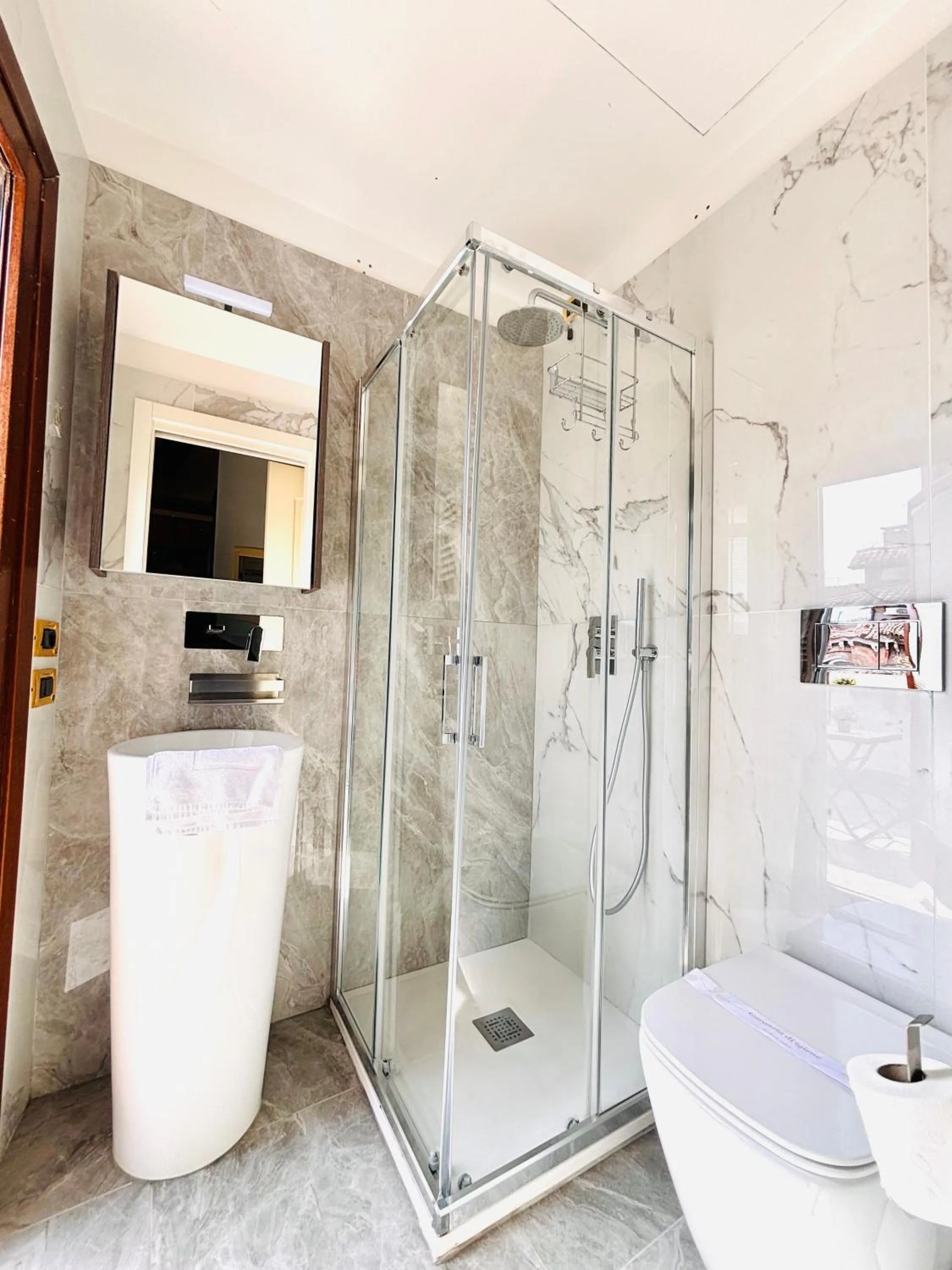 Shower in Hotel al Graspo de Ua