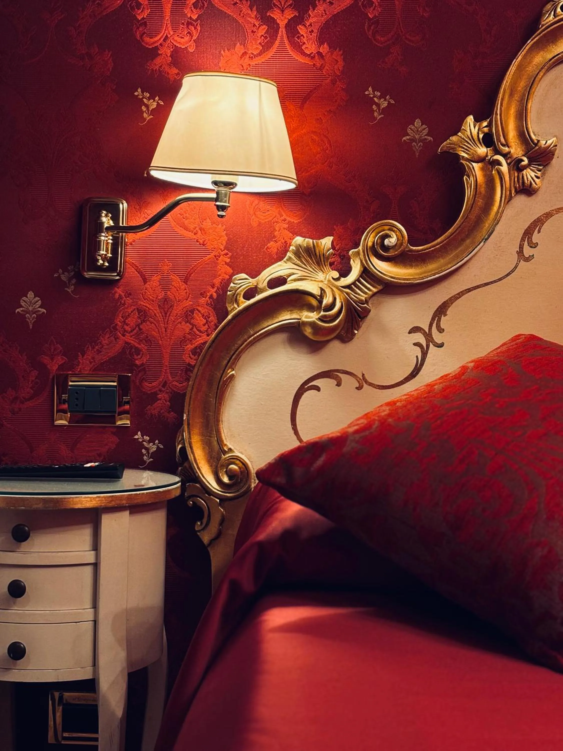 Bed in Hotel al Graspo de Ua