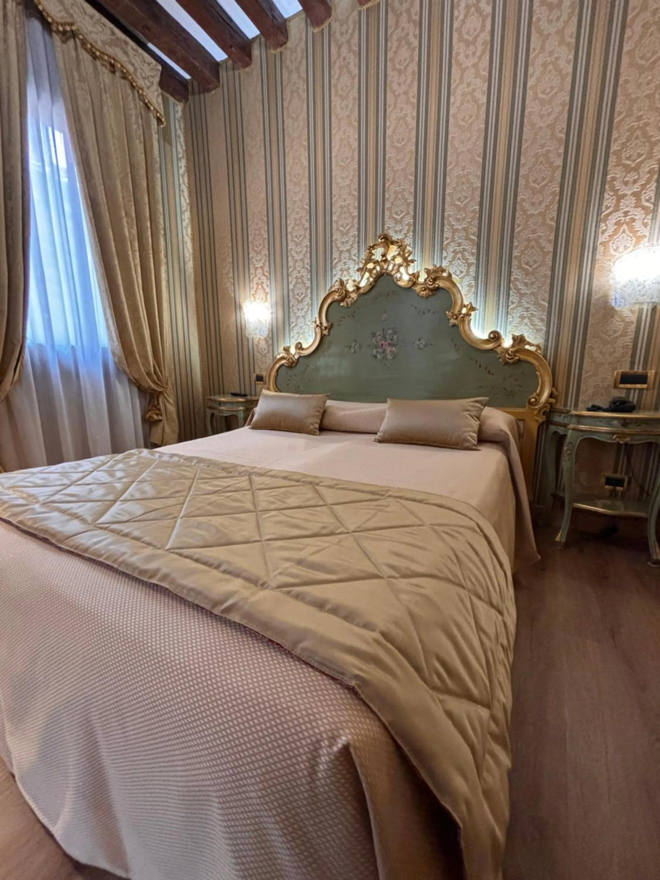 Bed in Hotel al Graspo de Ua