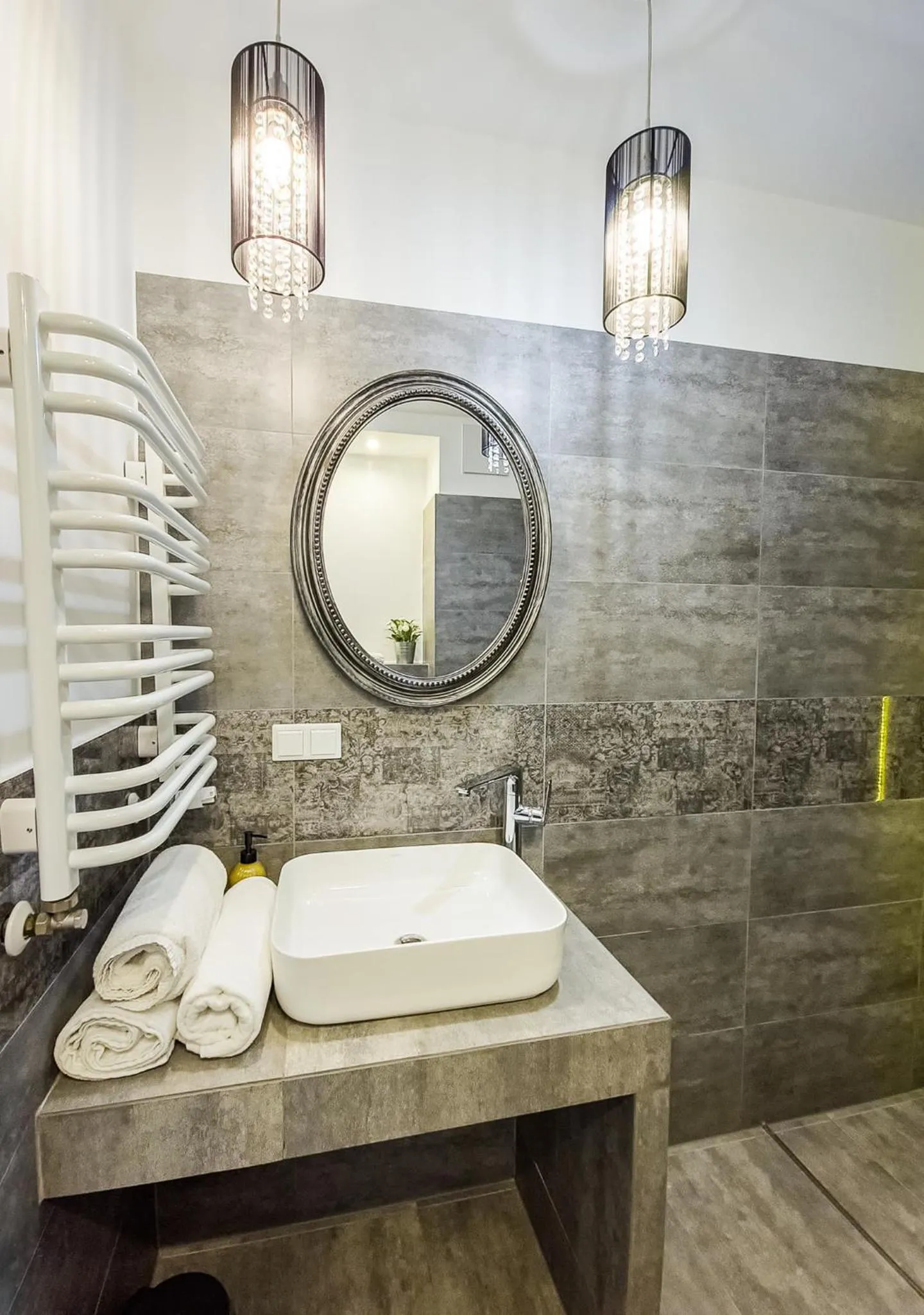 Bathroom in City Lights Kazimierz