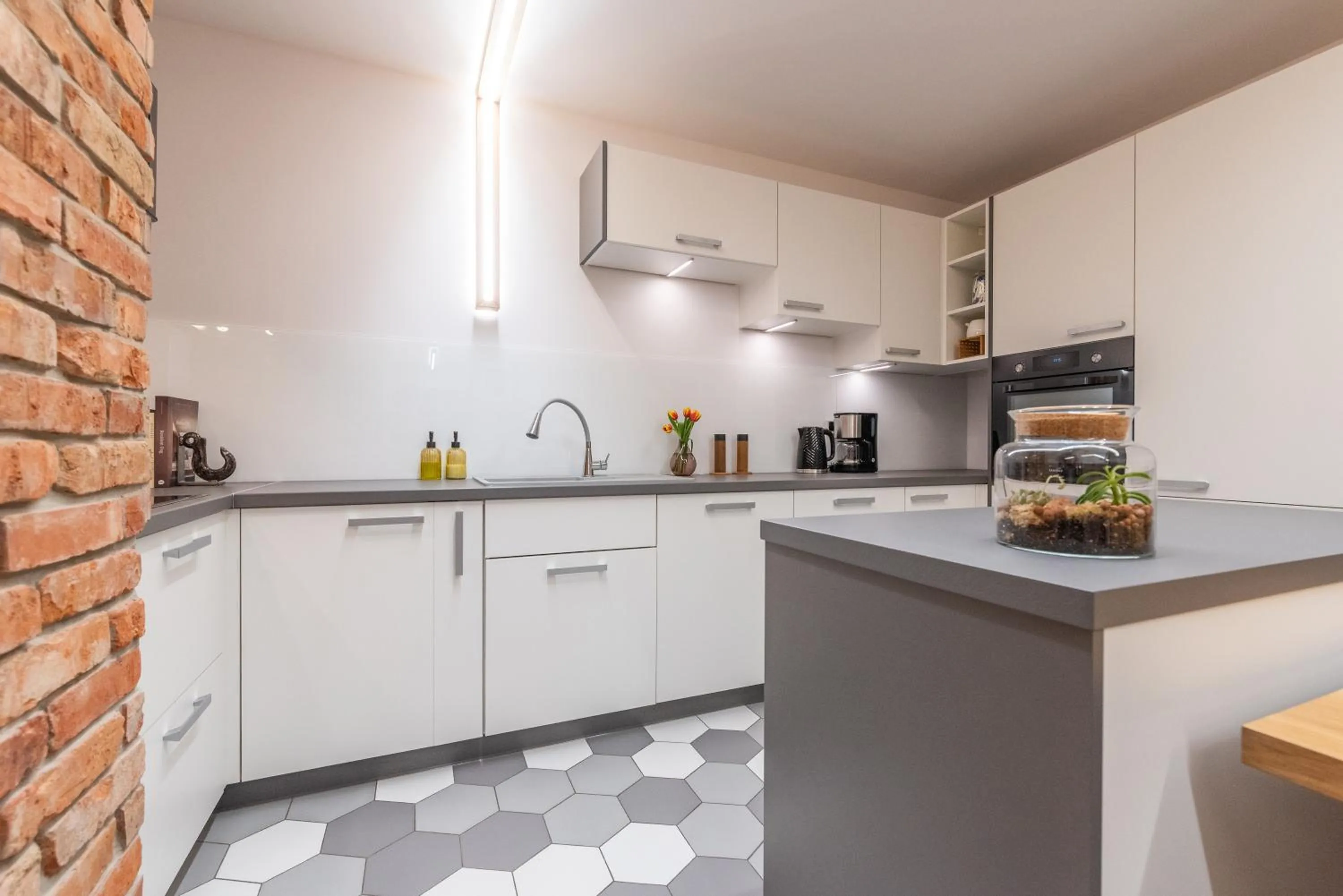 Kitchen or kitchenette in City Lights Kazimierz