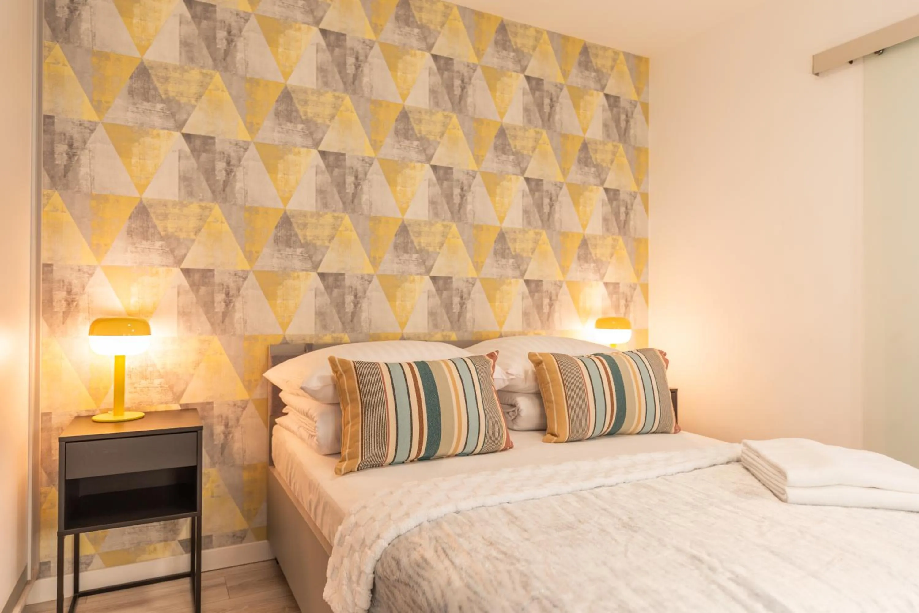 Bedroom, Bed in City Lights Kazimierz