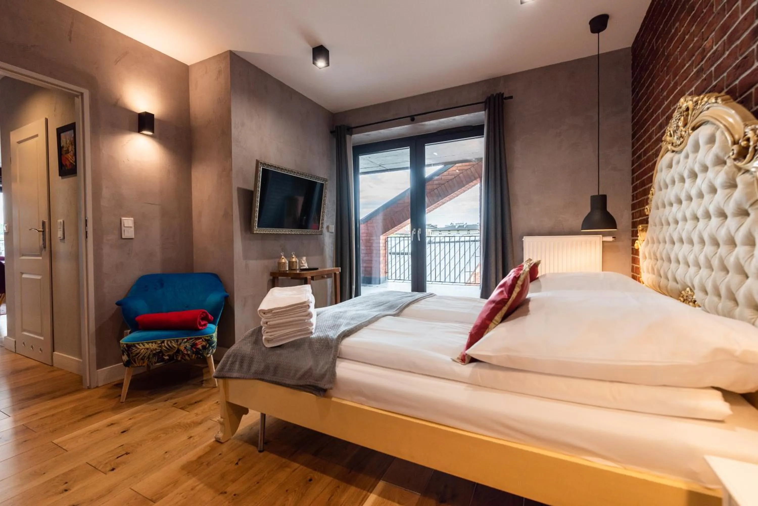 Bedroom, Bed in City Lights Kazimierz