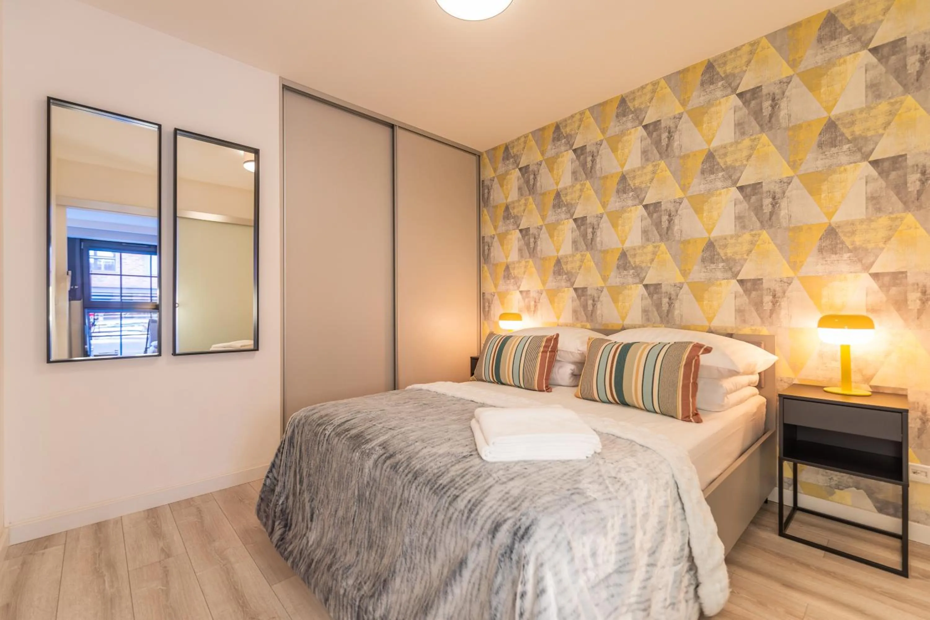 Bedroom, Bed in City Lights Kazimierz