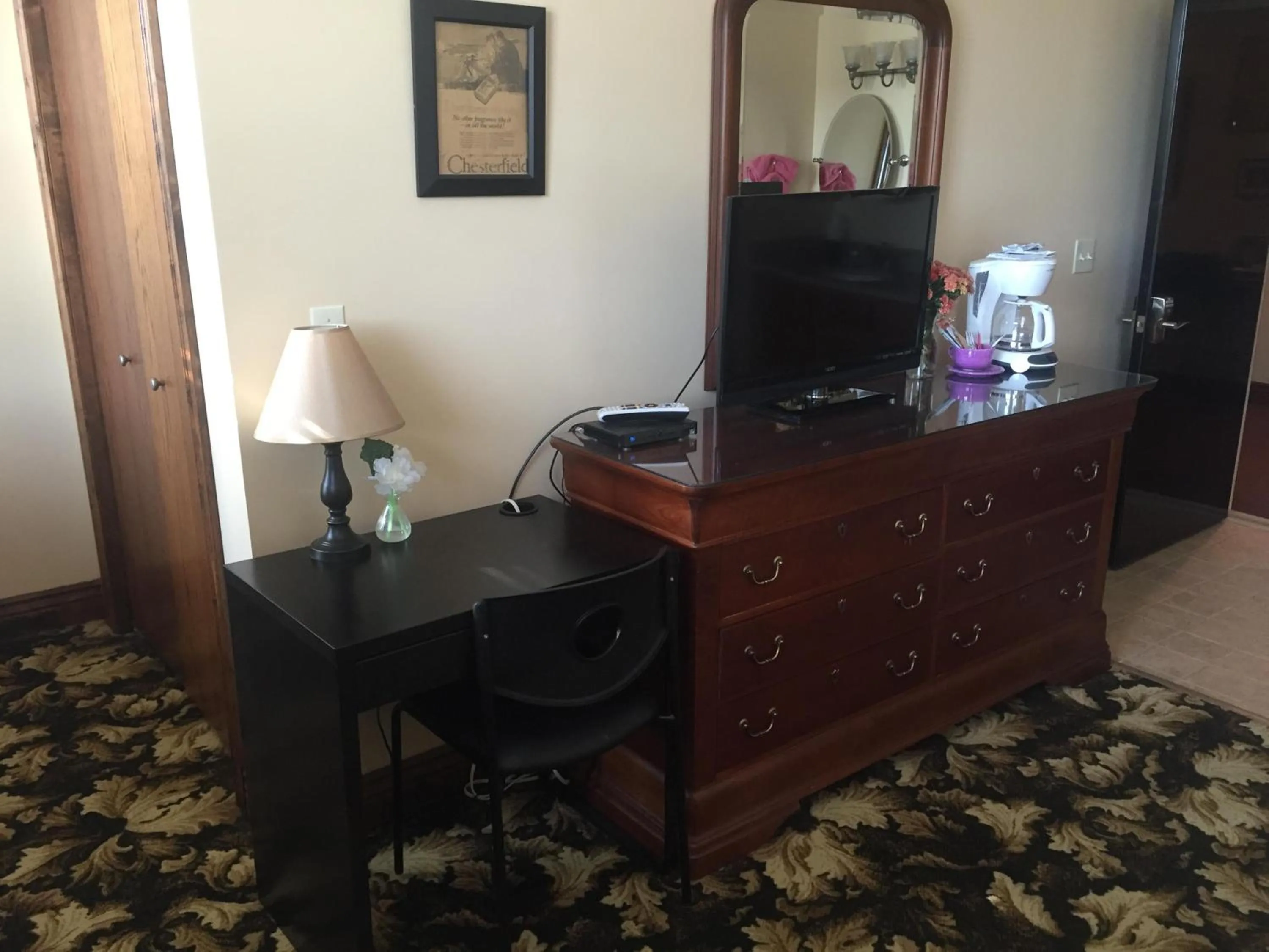 TV and multimedia in Caldwell Messenger Suites