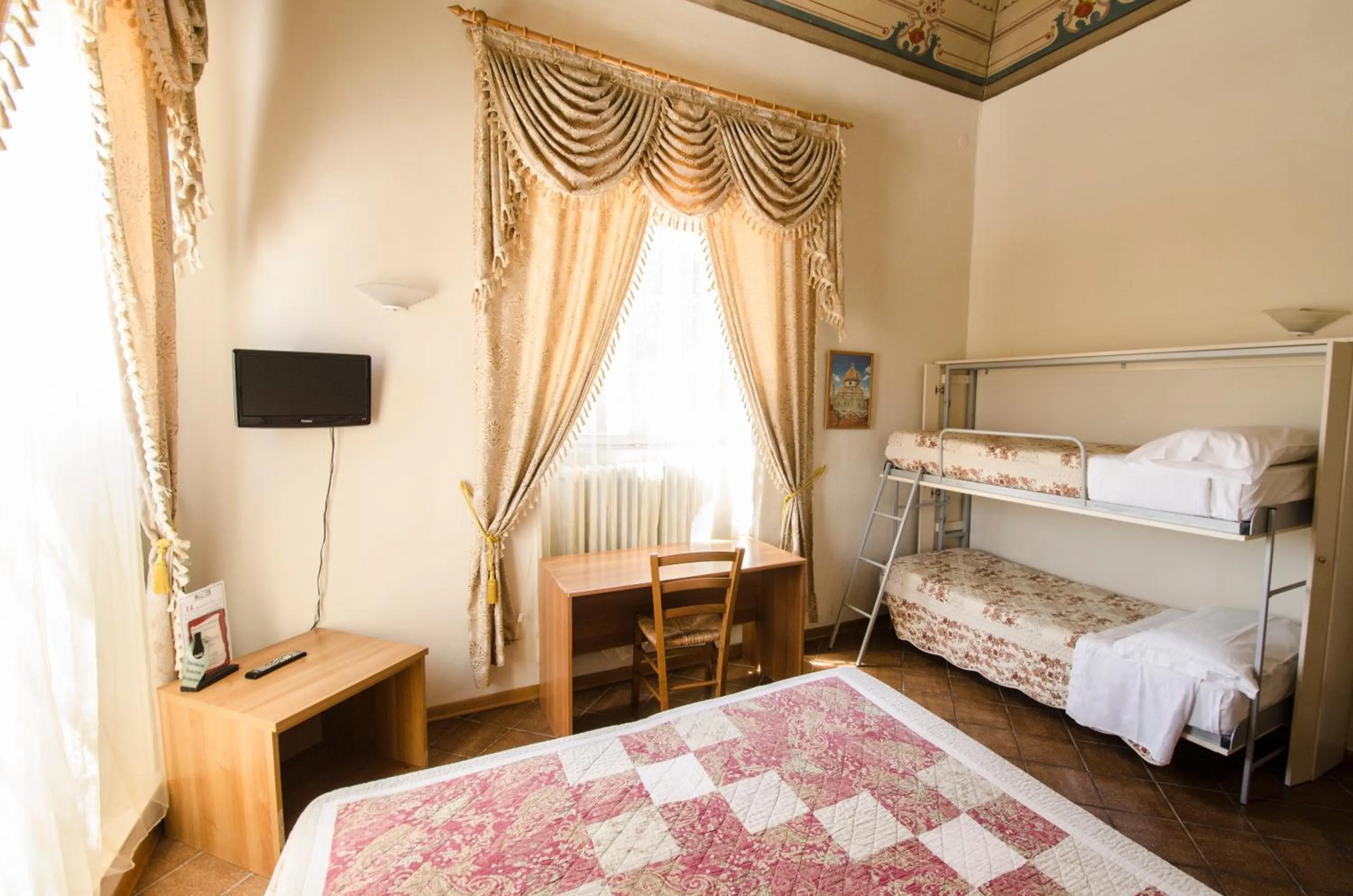 Bedroom, Bed in Hotel Iris