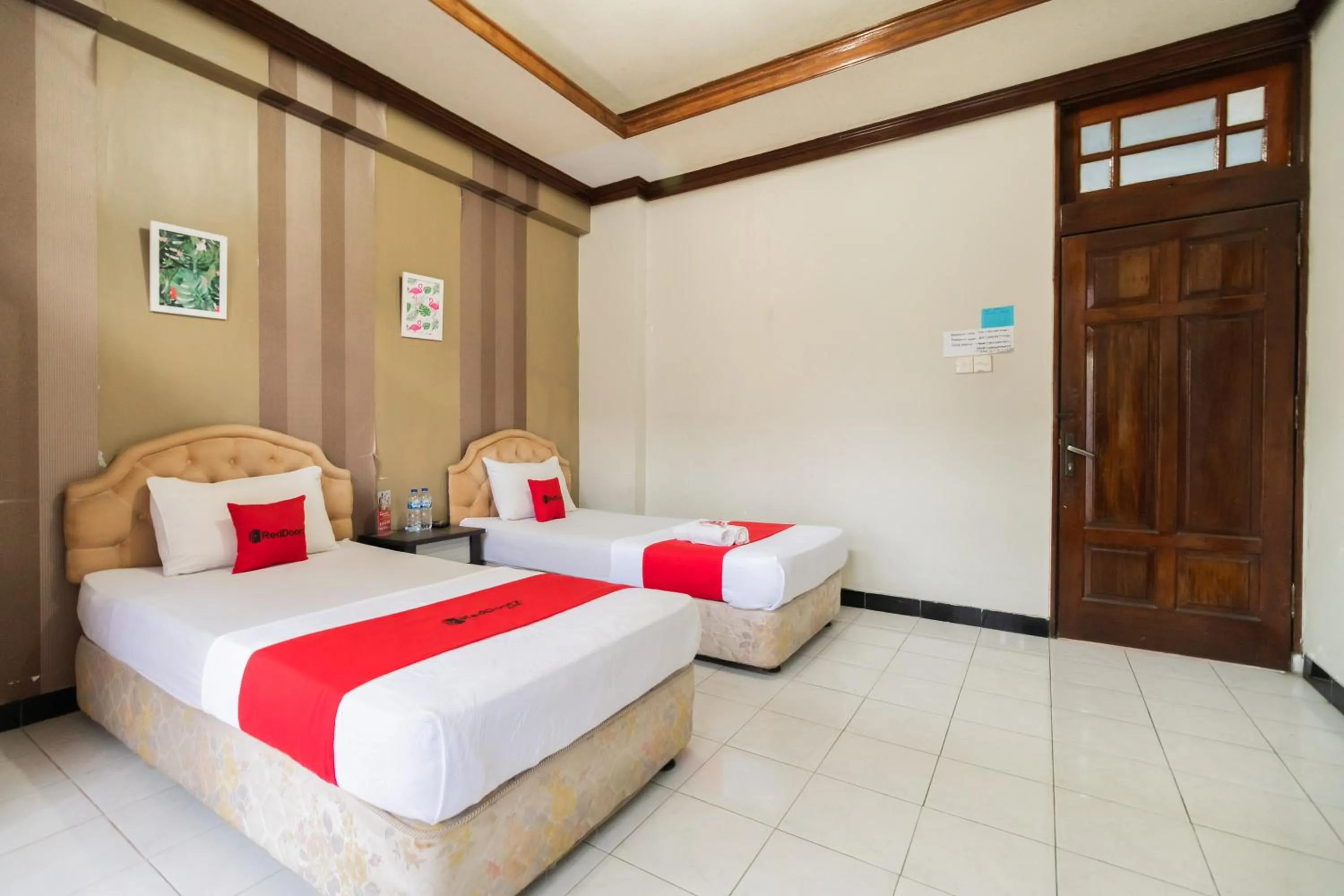 Bedroom, Bed in RedDoorz Syariah near Kawasan Saribu Rumah Gadang Solok Selatan