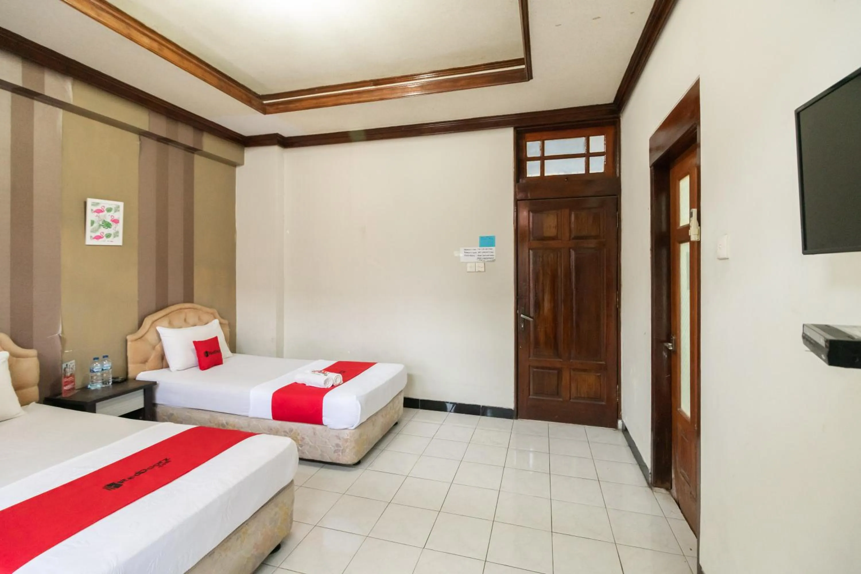 Bedroom, Bed in RedDoorz Syariah near Kawasan Saribu Rumah Gadang Solok Selatan