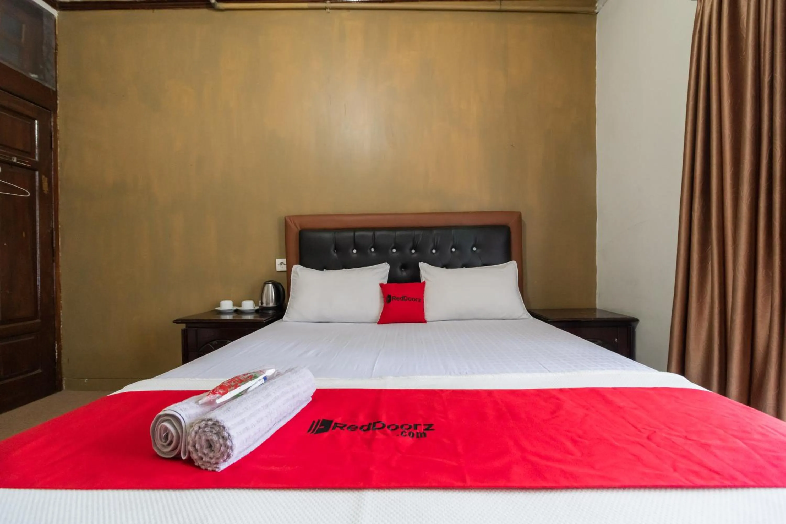 Bedroom, Bed in RedDoorz Syariah near Kawasan Saribu Rumah Gadang Solok Selatan