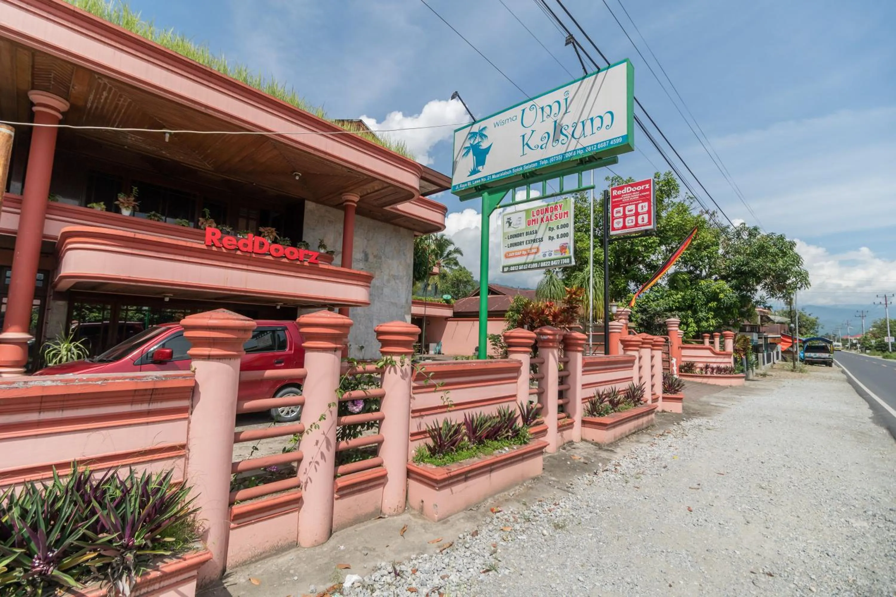 Property building in RedDoorz Syariah near Kawasan Saribu Rumah Gadang Solok Selatan