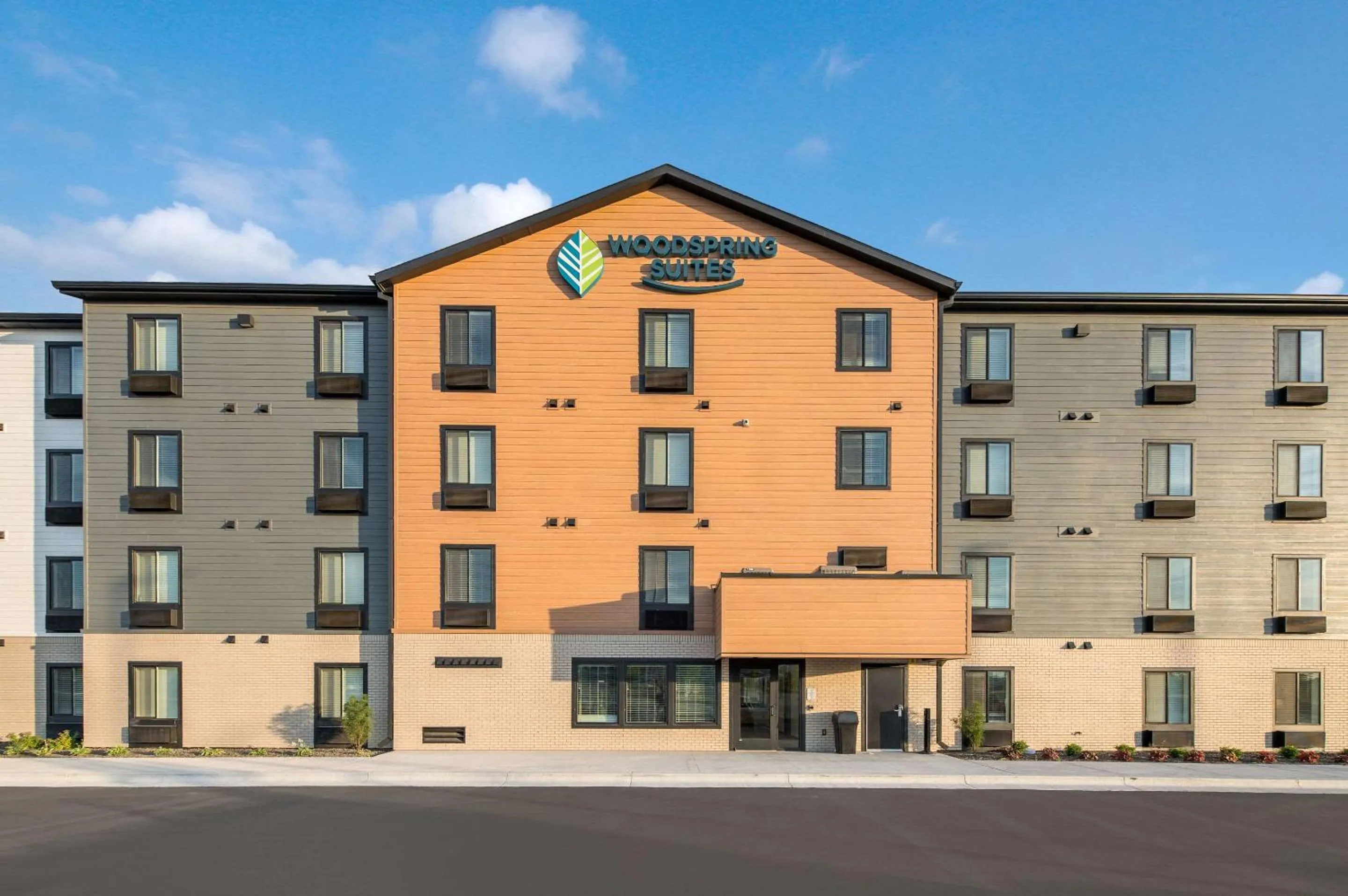 Property building in WoodSpring Suites Meridian