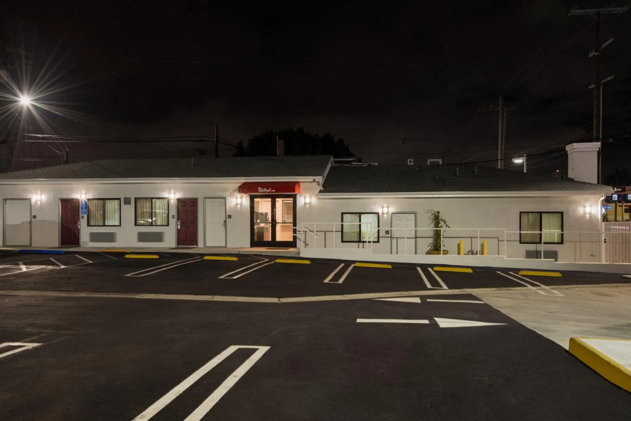 Property building in Red Roof Inn Carson - Wilmington, CA