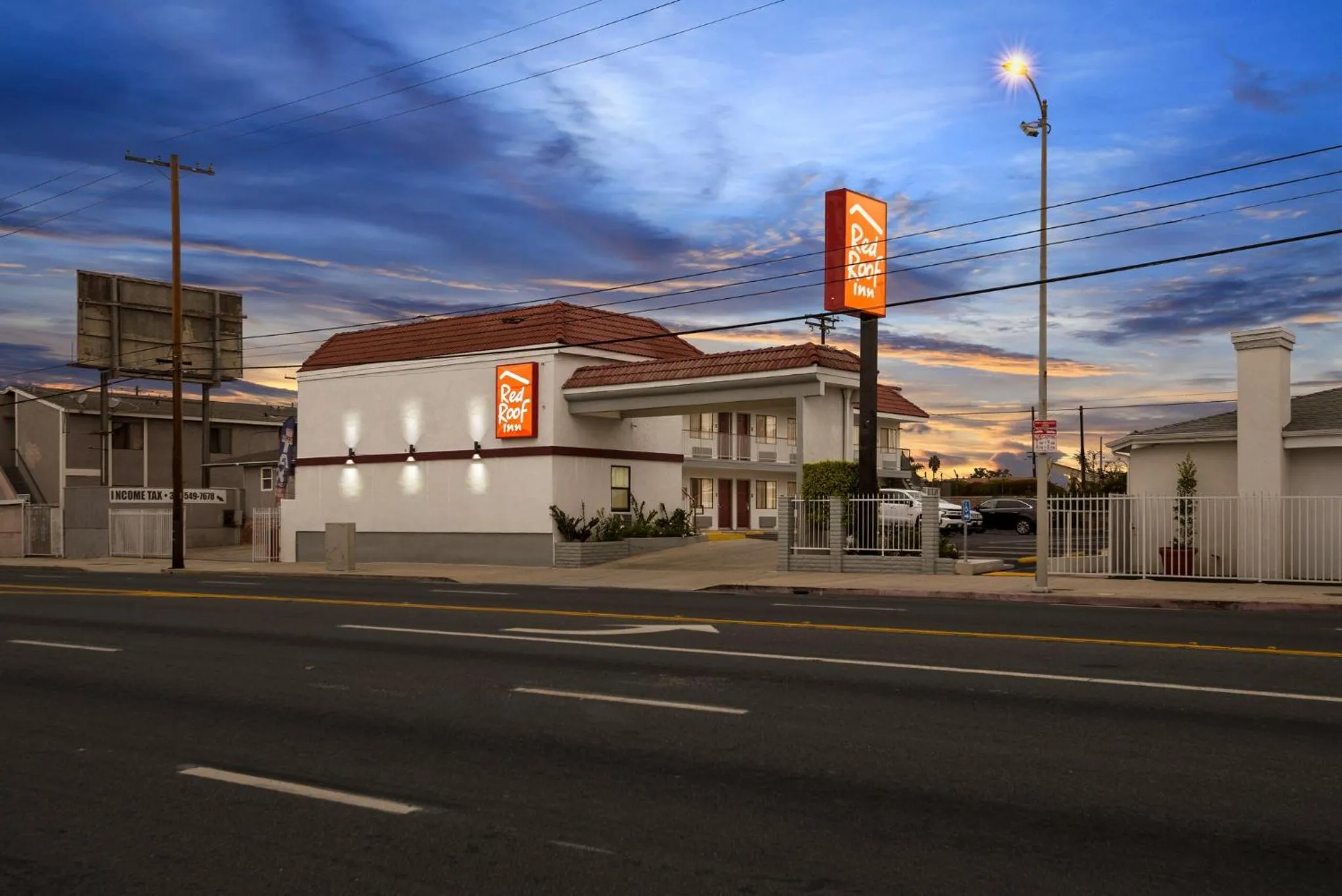 Property building in Red Roof Inn Carson - Wilmington, CA