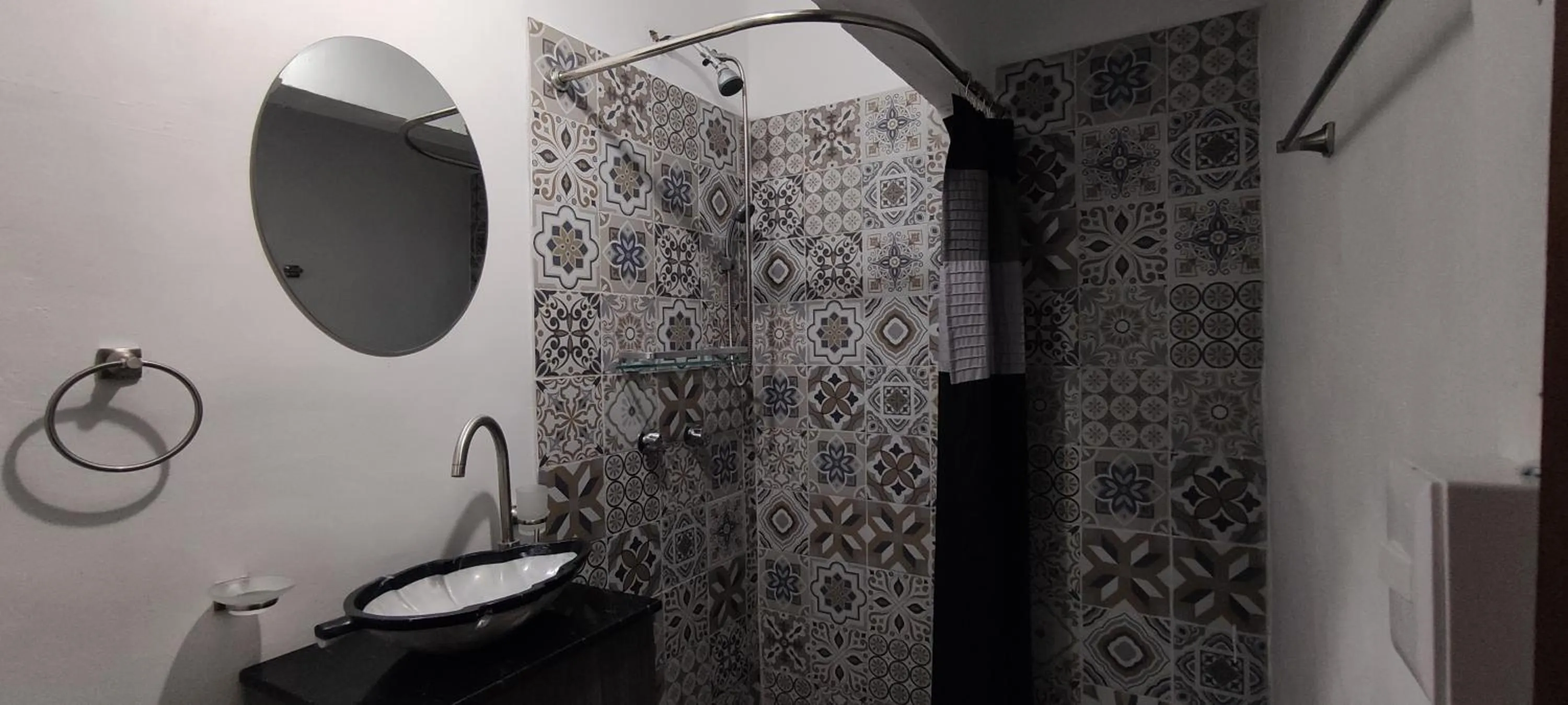 Bathroom in Leveli Coliving