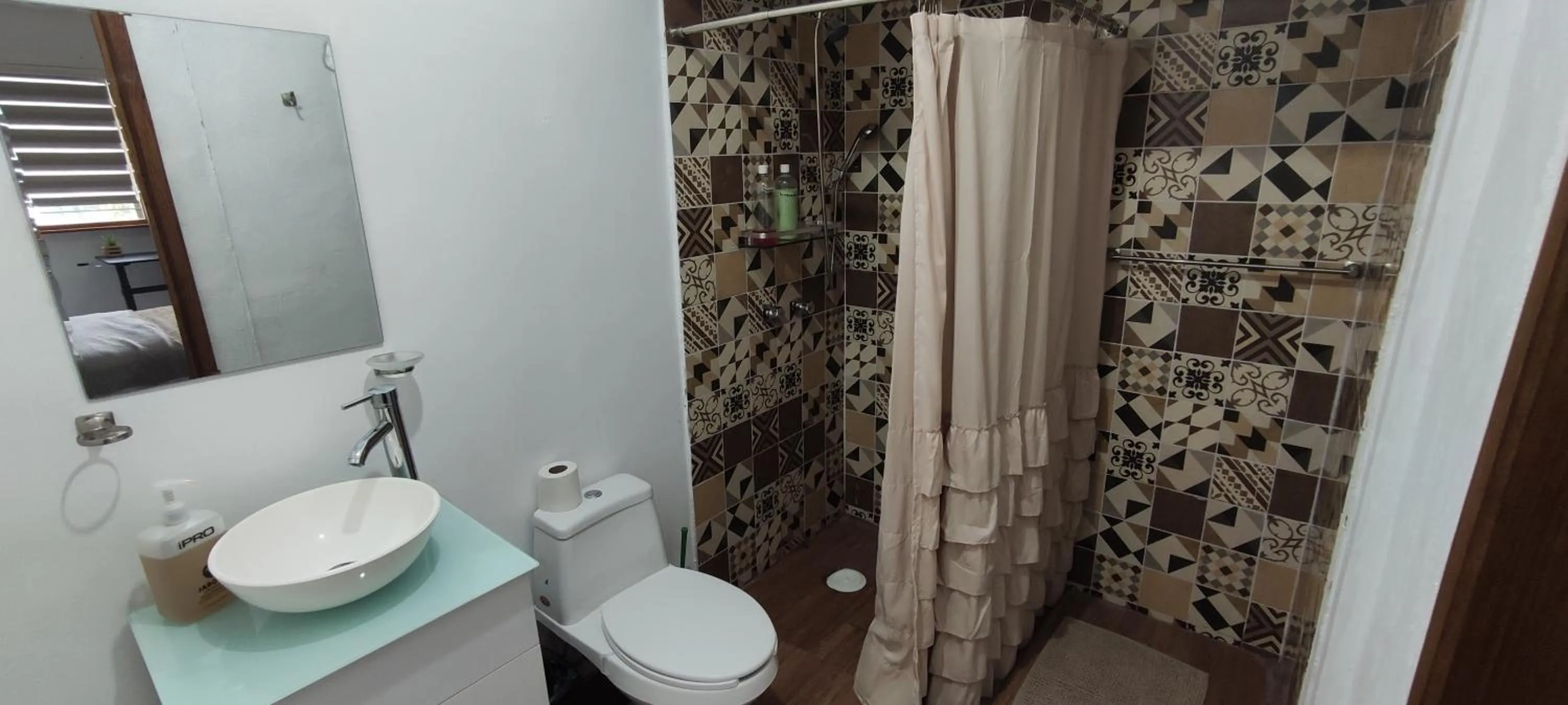 Bathroom in Leveli Coliving