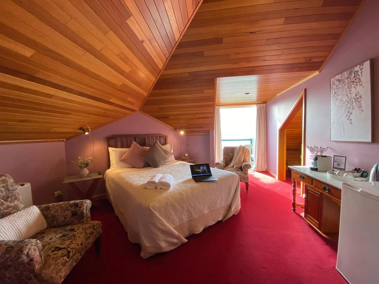 Photo of the whole room, Bed in Hanlon Guest House