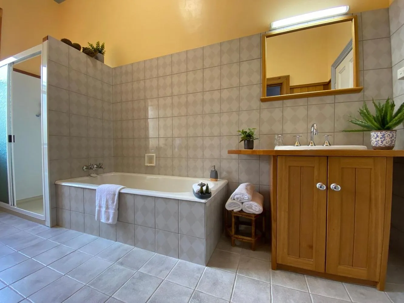 Bathroom in Hanlon Guest House