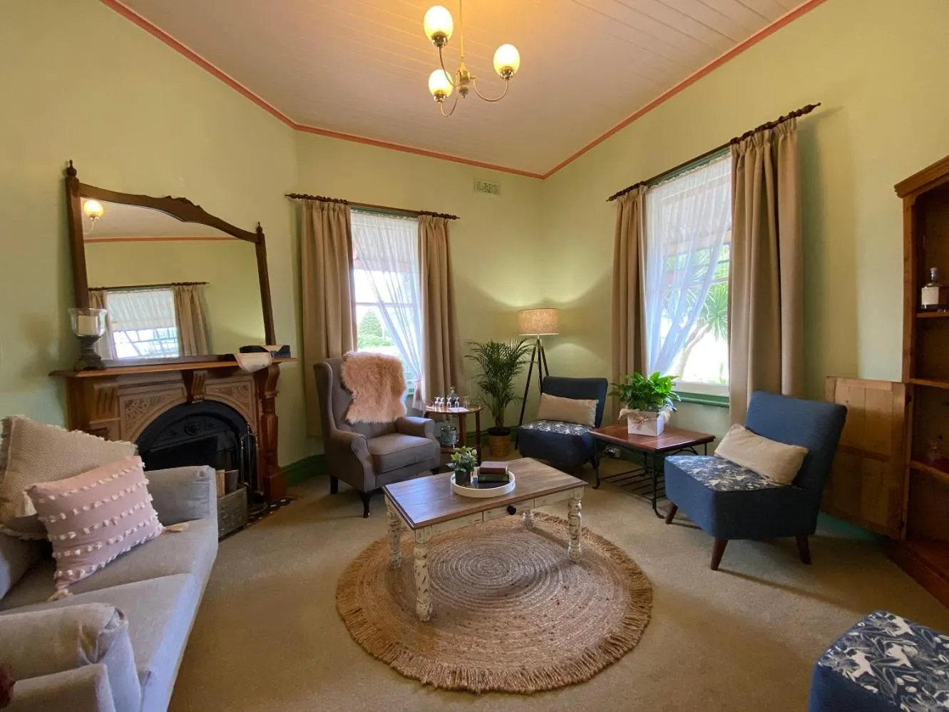 Lounge or bar in Hanlon Guest House