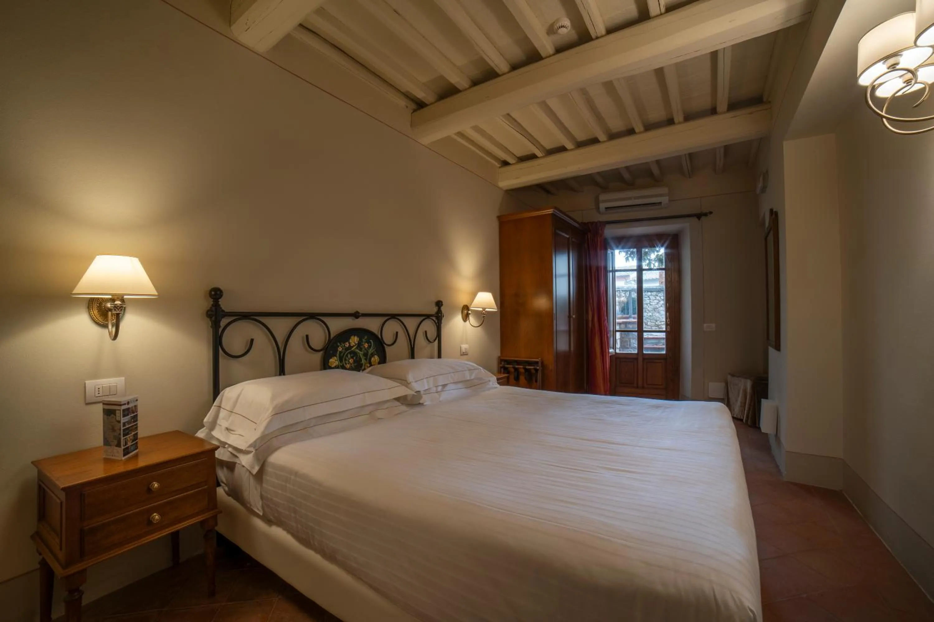 Photo of the whole room, Bed in Hotel Palazzo San Niccolò & Spa
