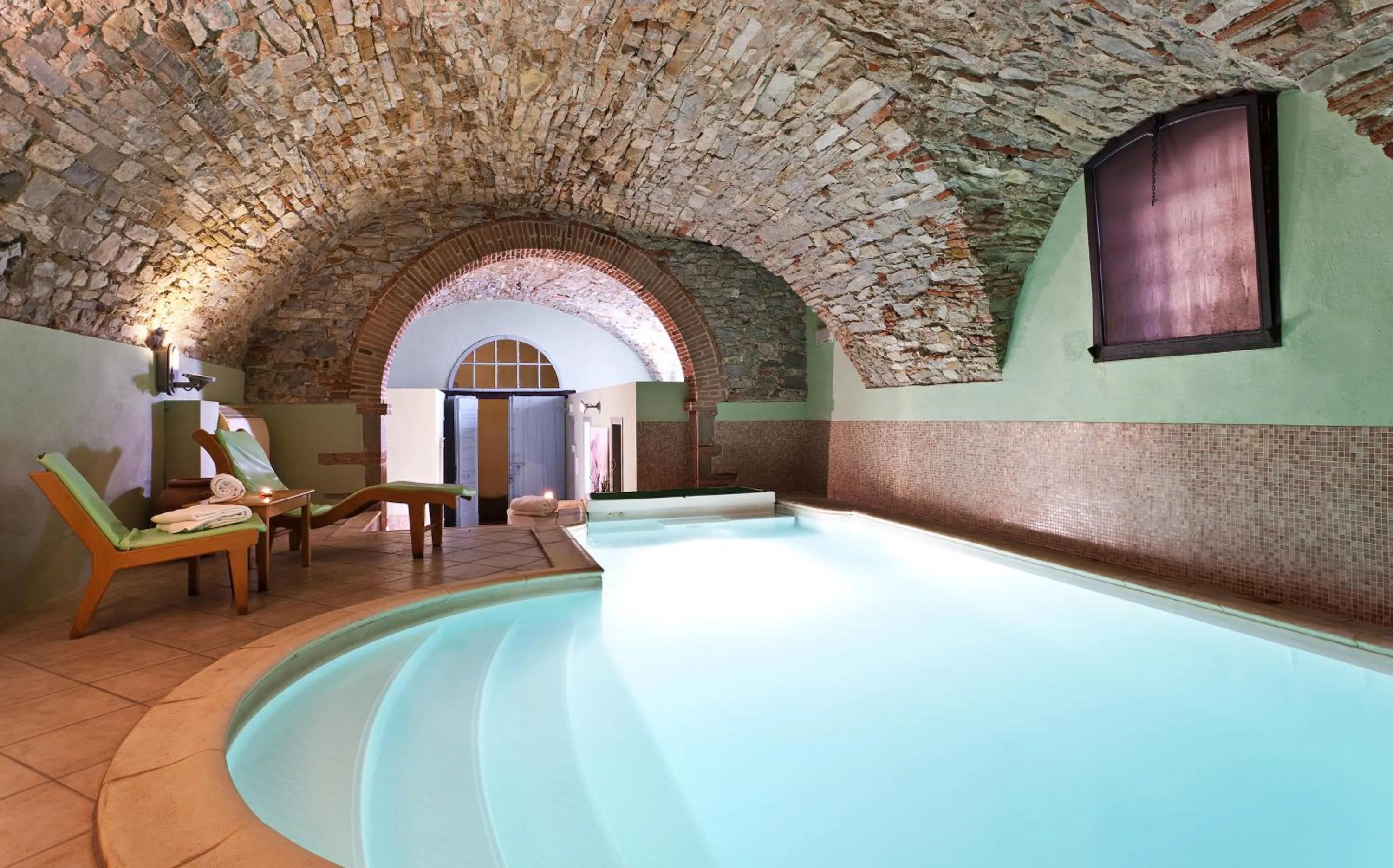Swimming pool in Hotel Palazzo San Niccolò & Spa