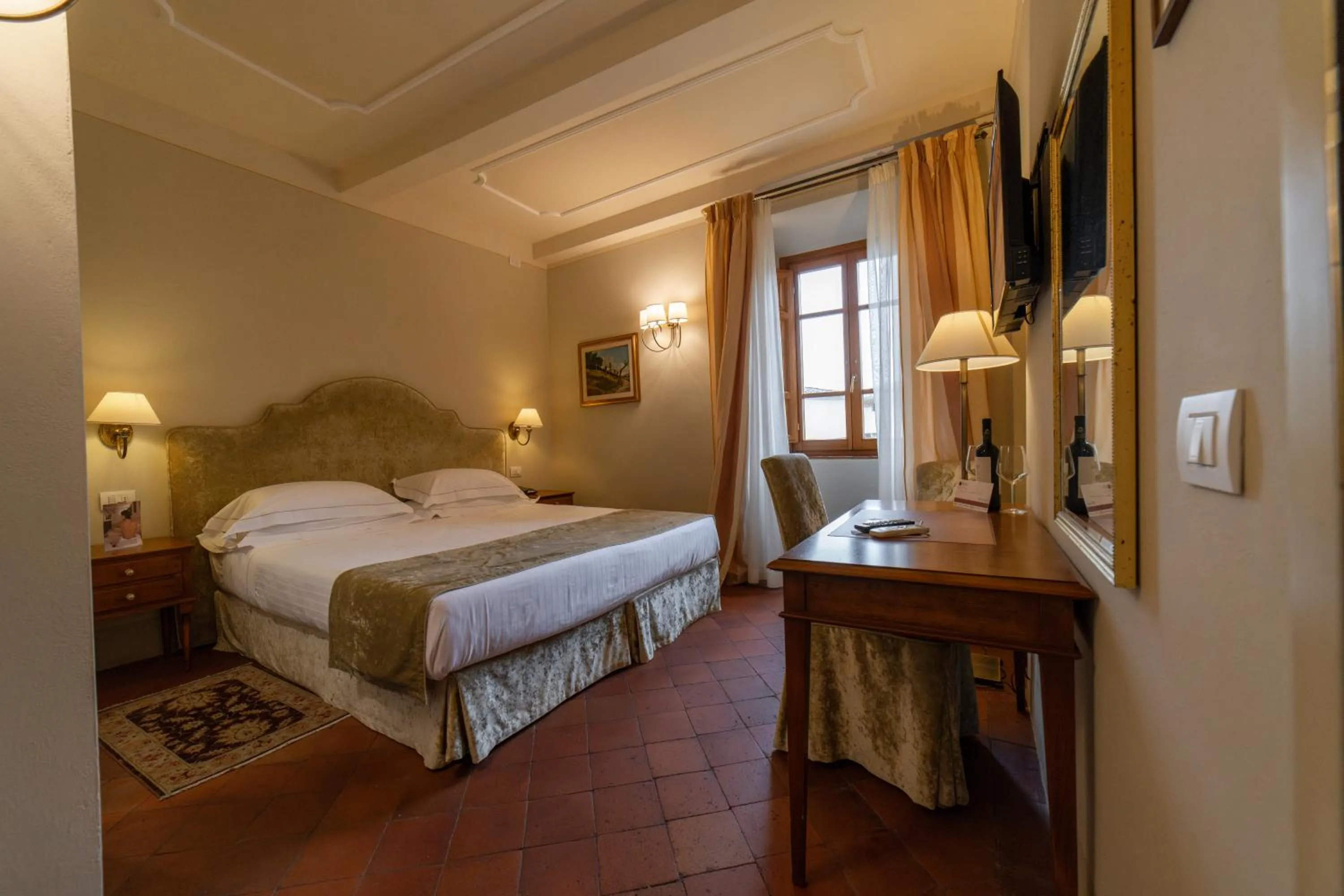 Photo of the whole room, Bed in Hotel Palazzo San Niccolò & Spa