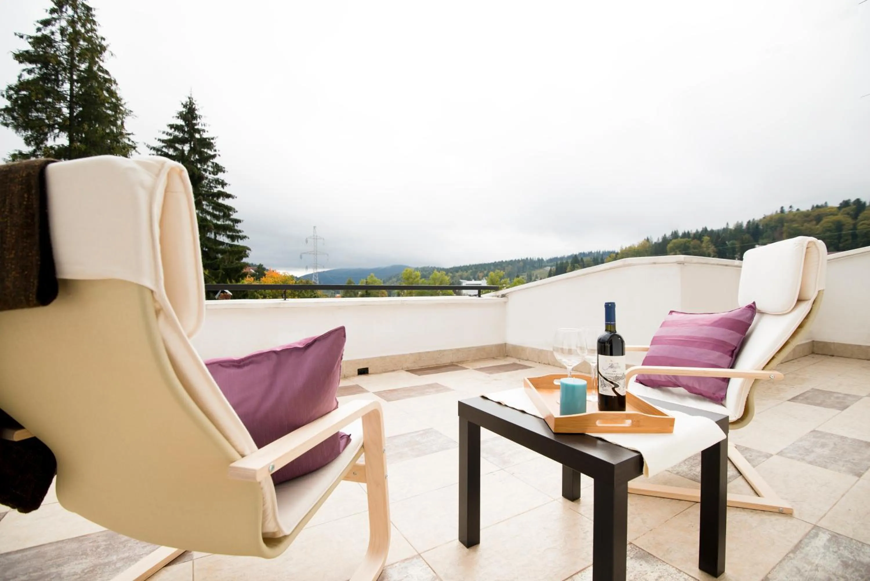 Balcony/Terrace in 6 Apartments