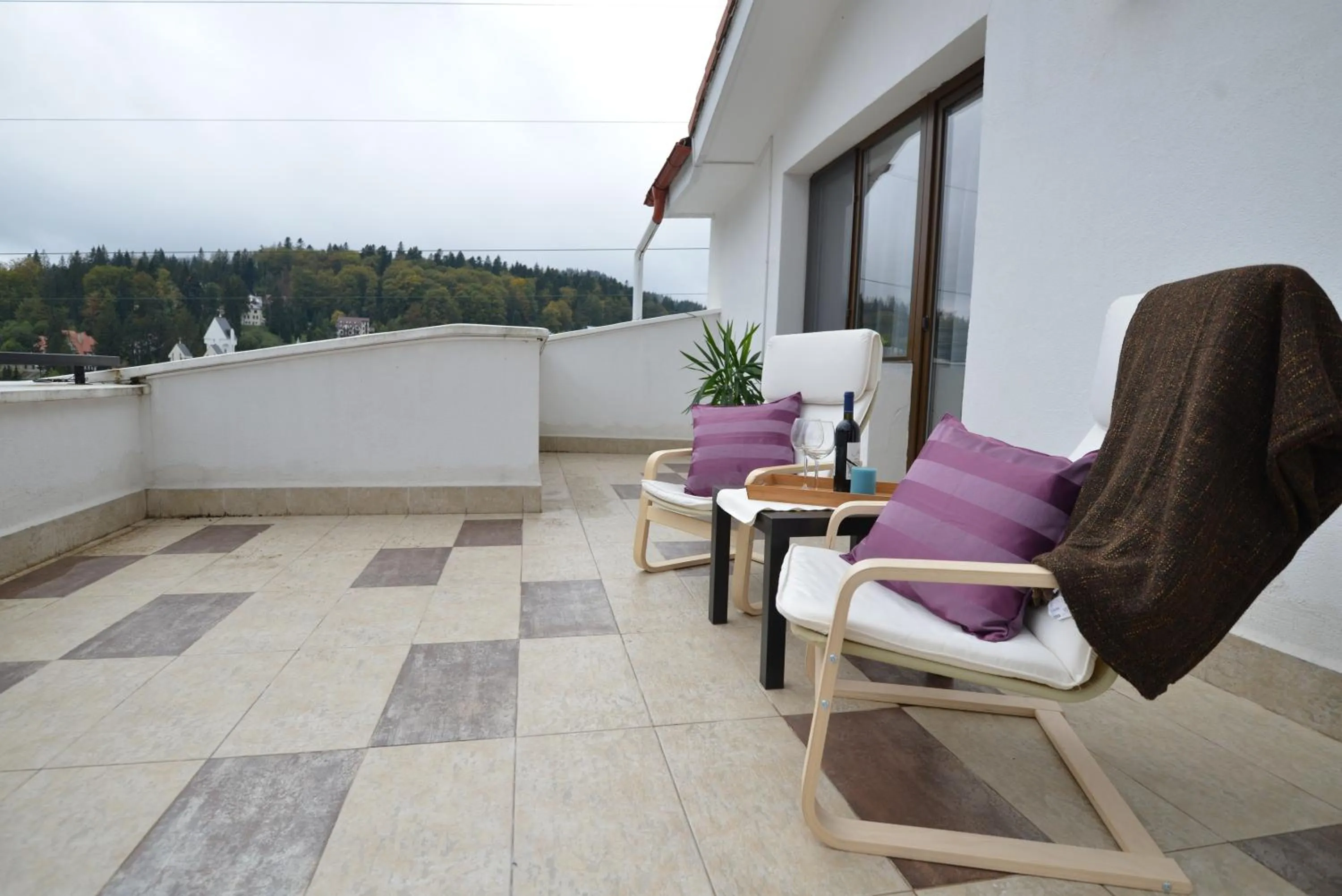 Balcony/Terrace in 6 Apartments