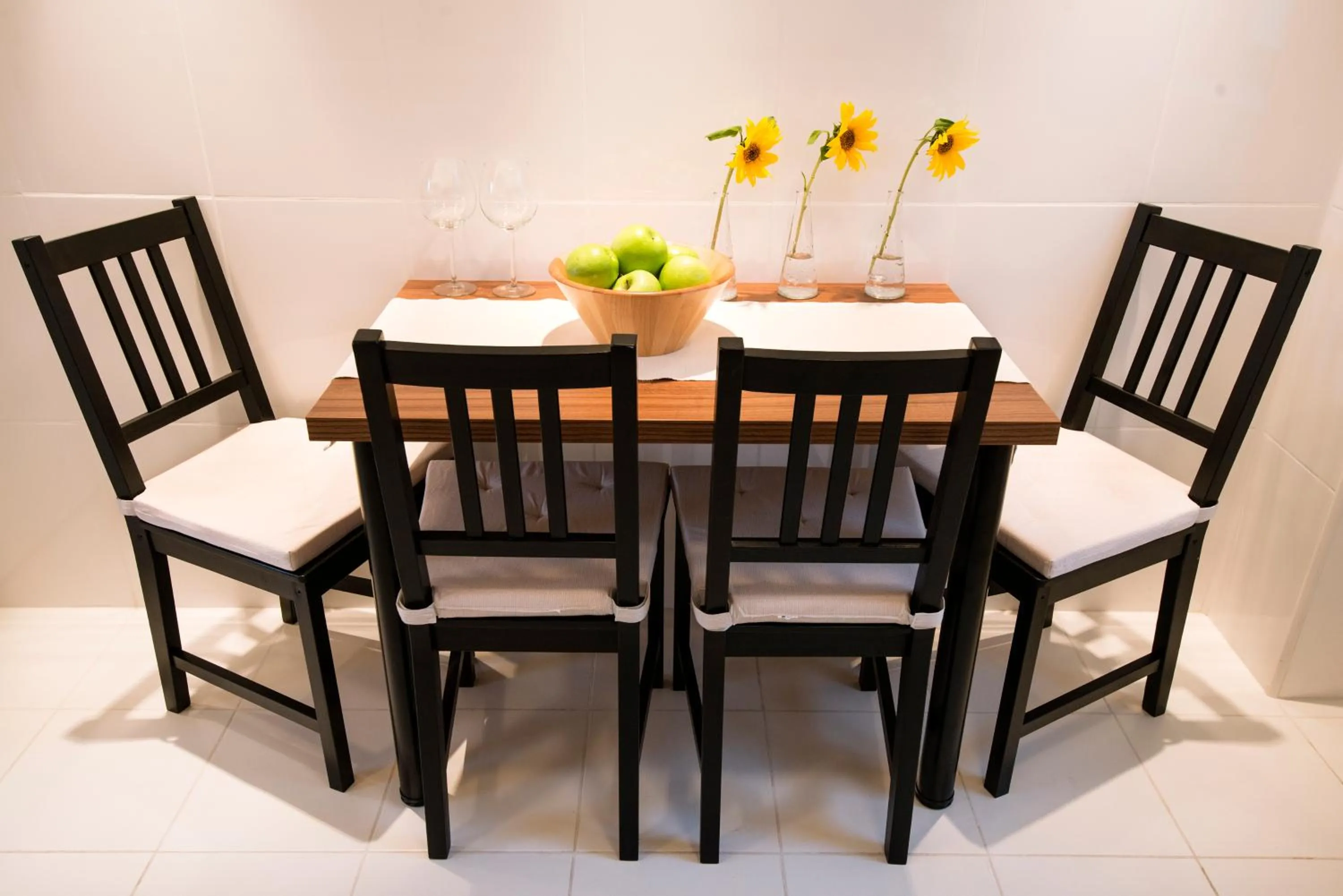 Dining area in 6 Apartments