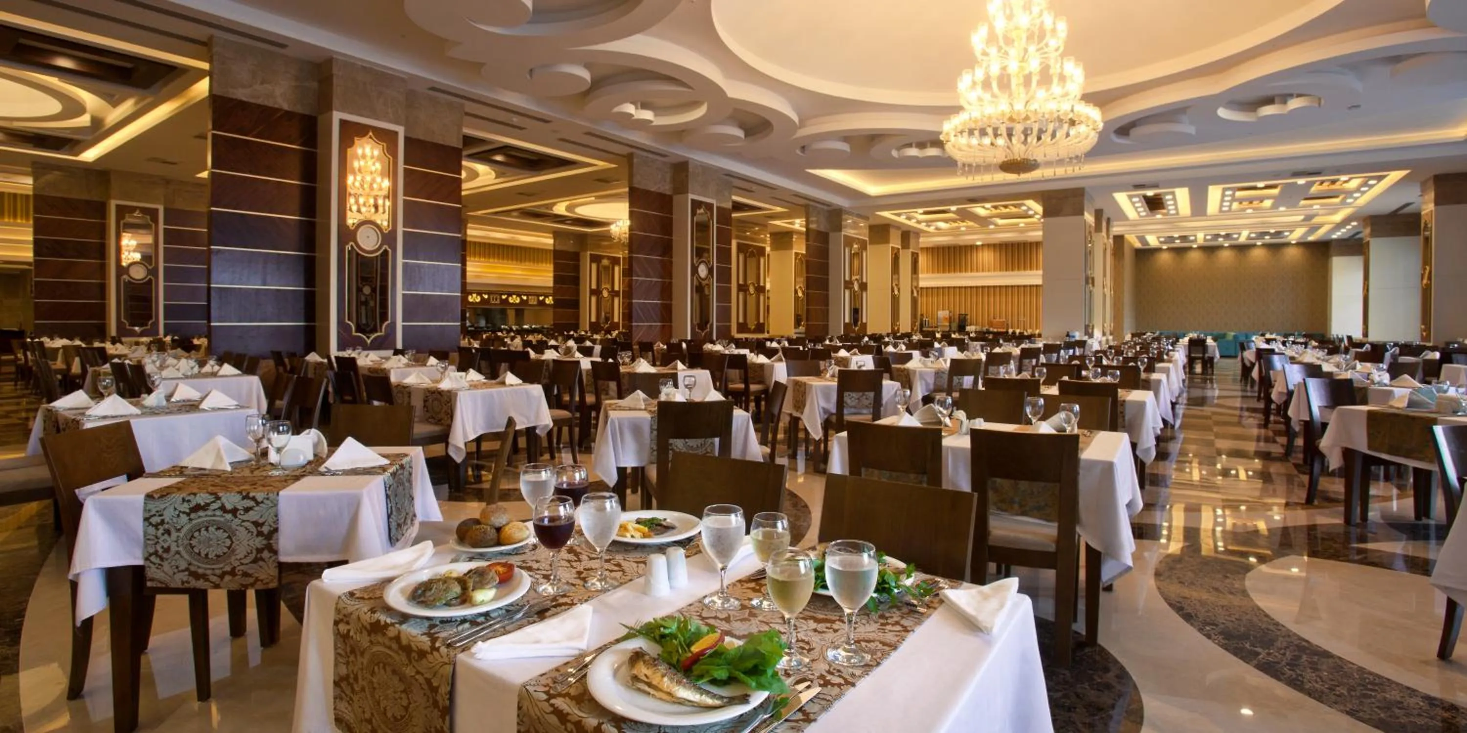 Restaurant/places to eat in Oz Hotels Side Premium