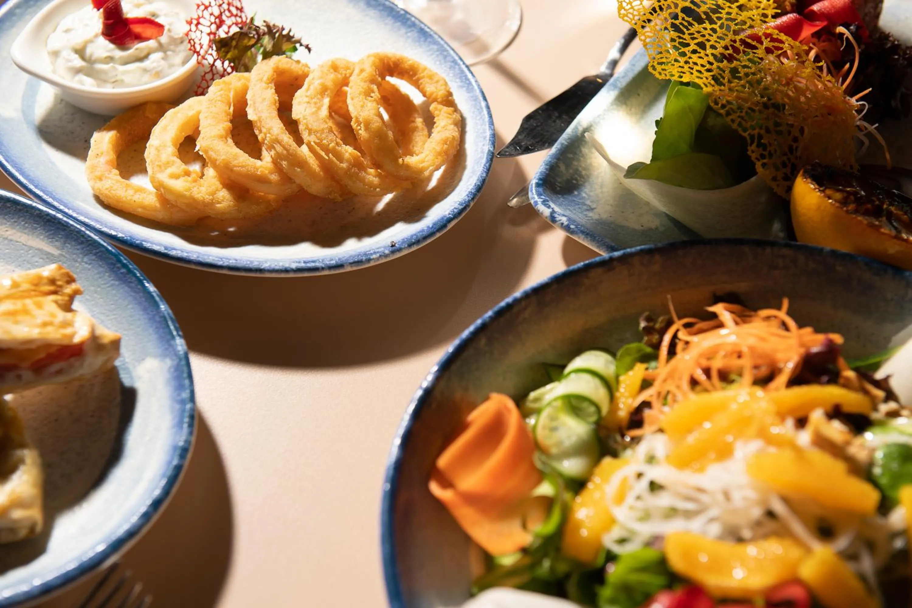 Food in Oz Hotels Side Premium