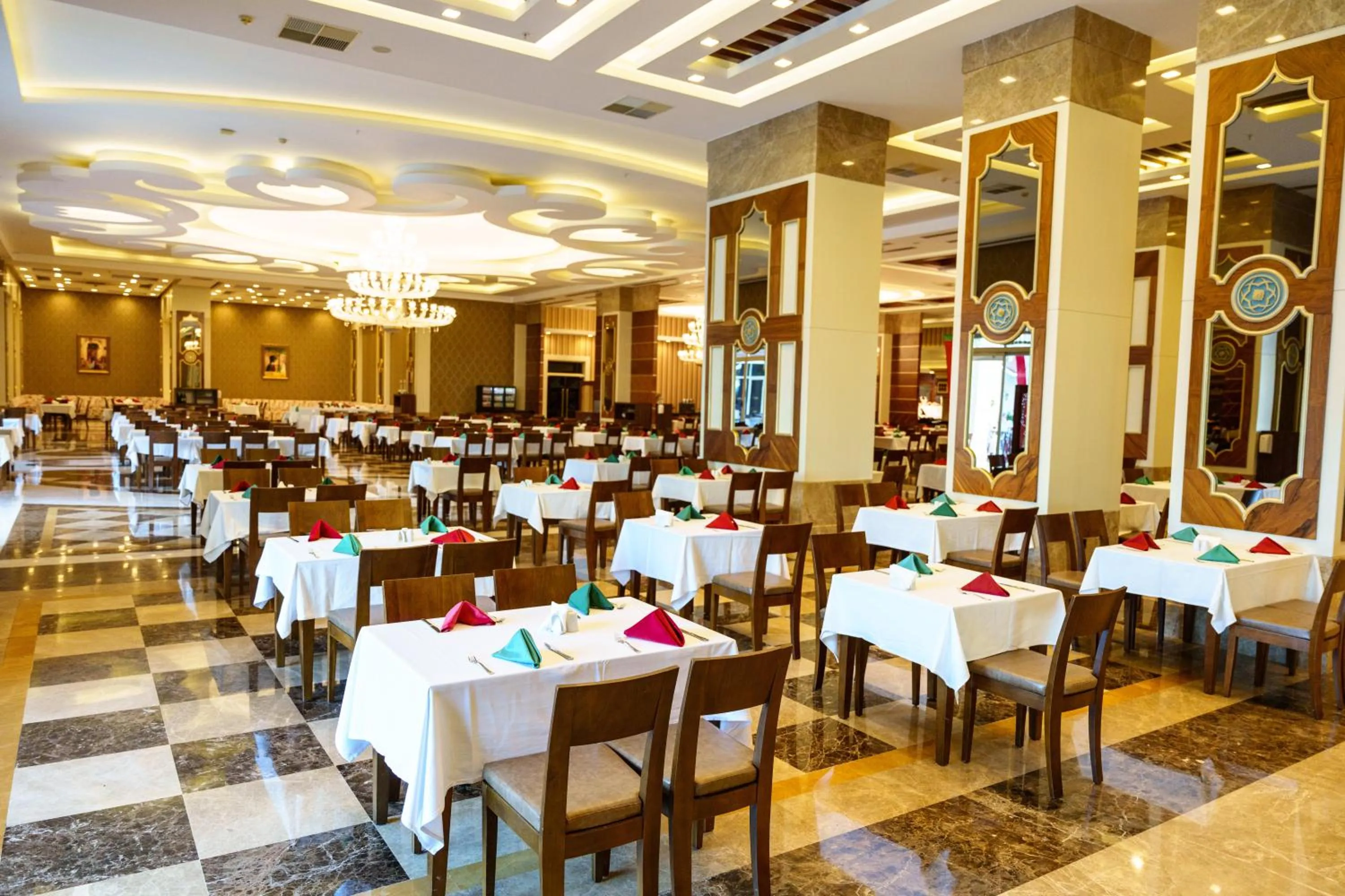 Restaurant/places to eat in Oz Hotels Side Premium