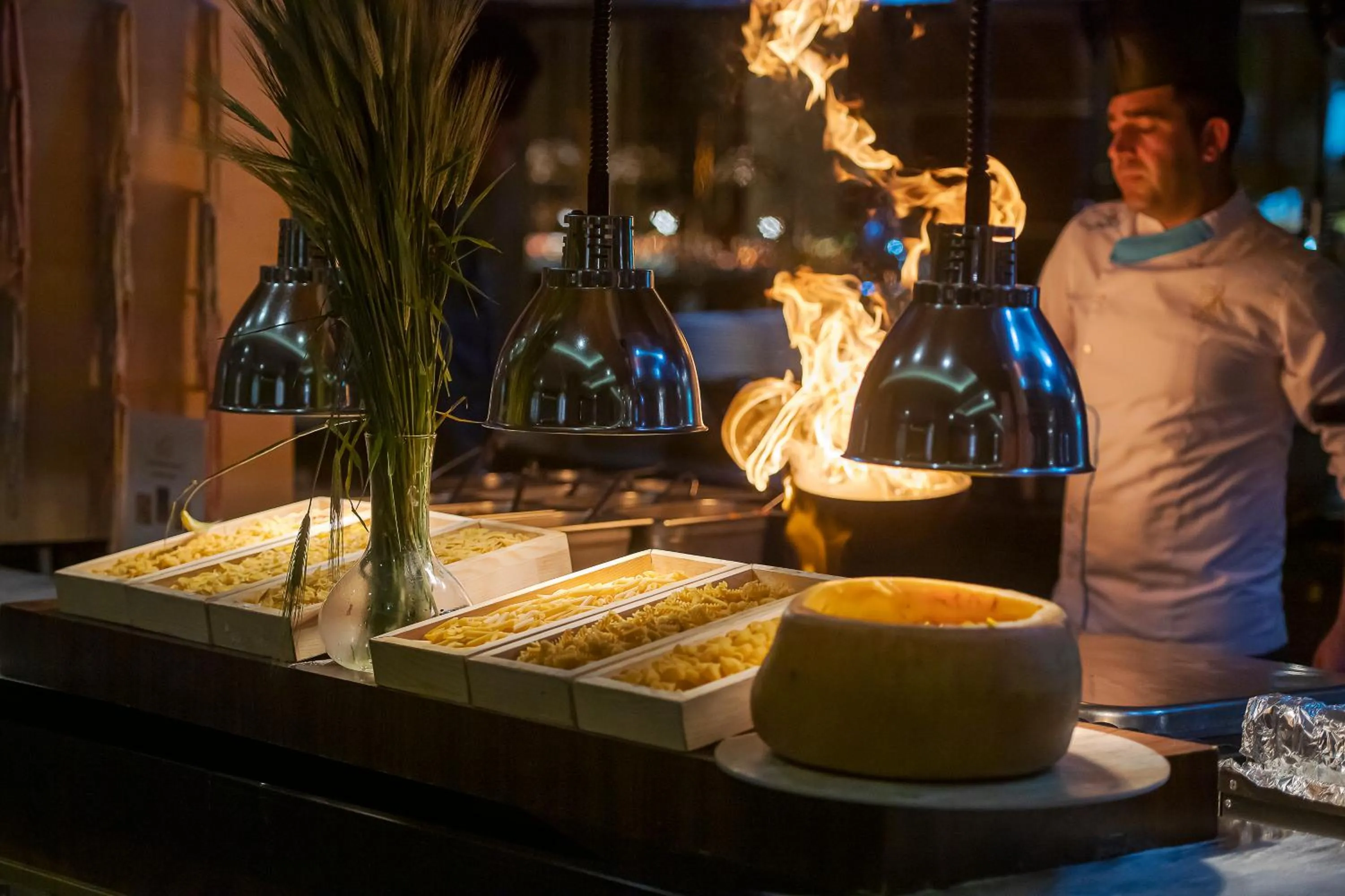 Food and drinks in Oz Hotels Side Premium