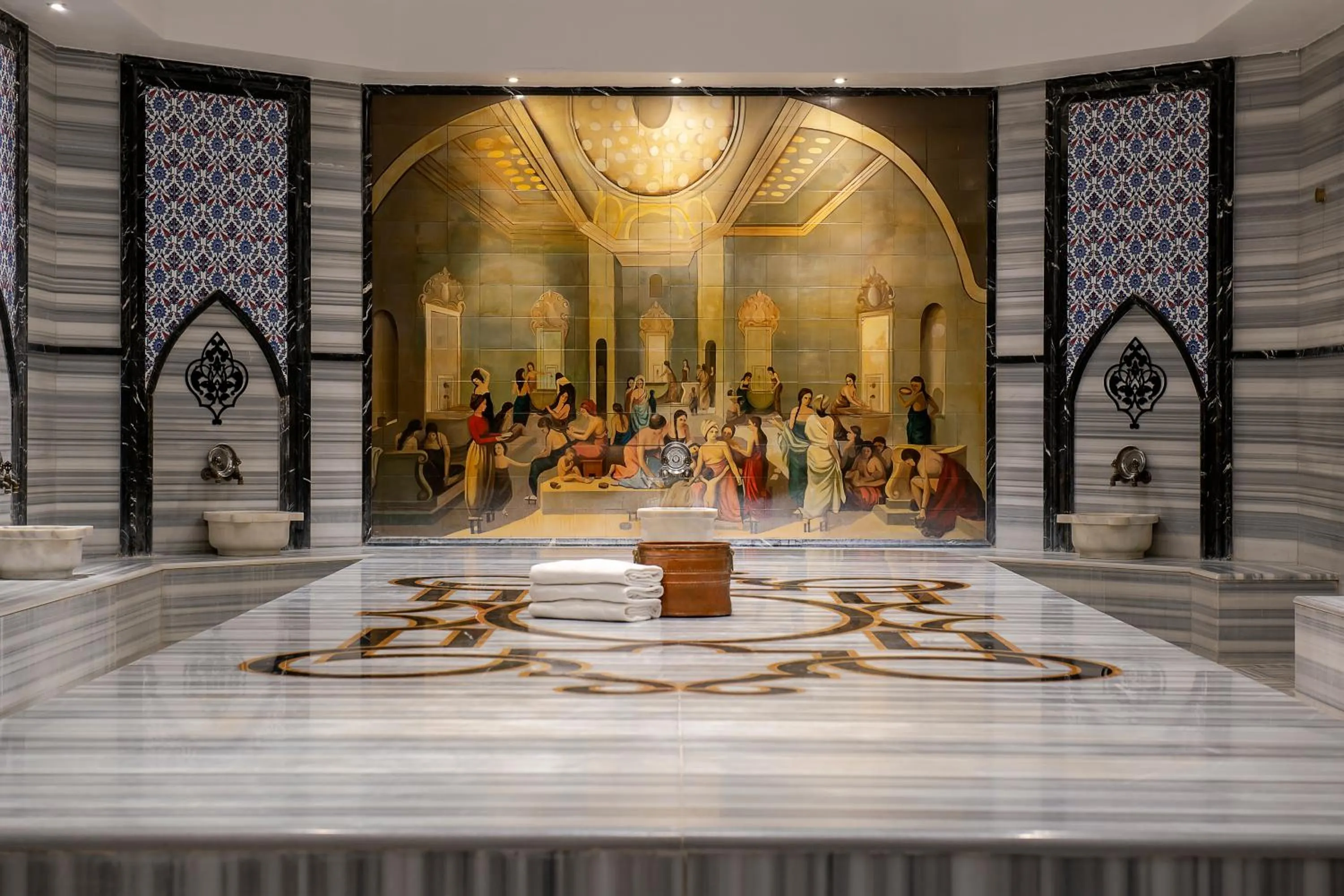 Public Bath in Oz Hotels Side Premium