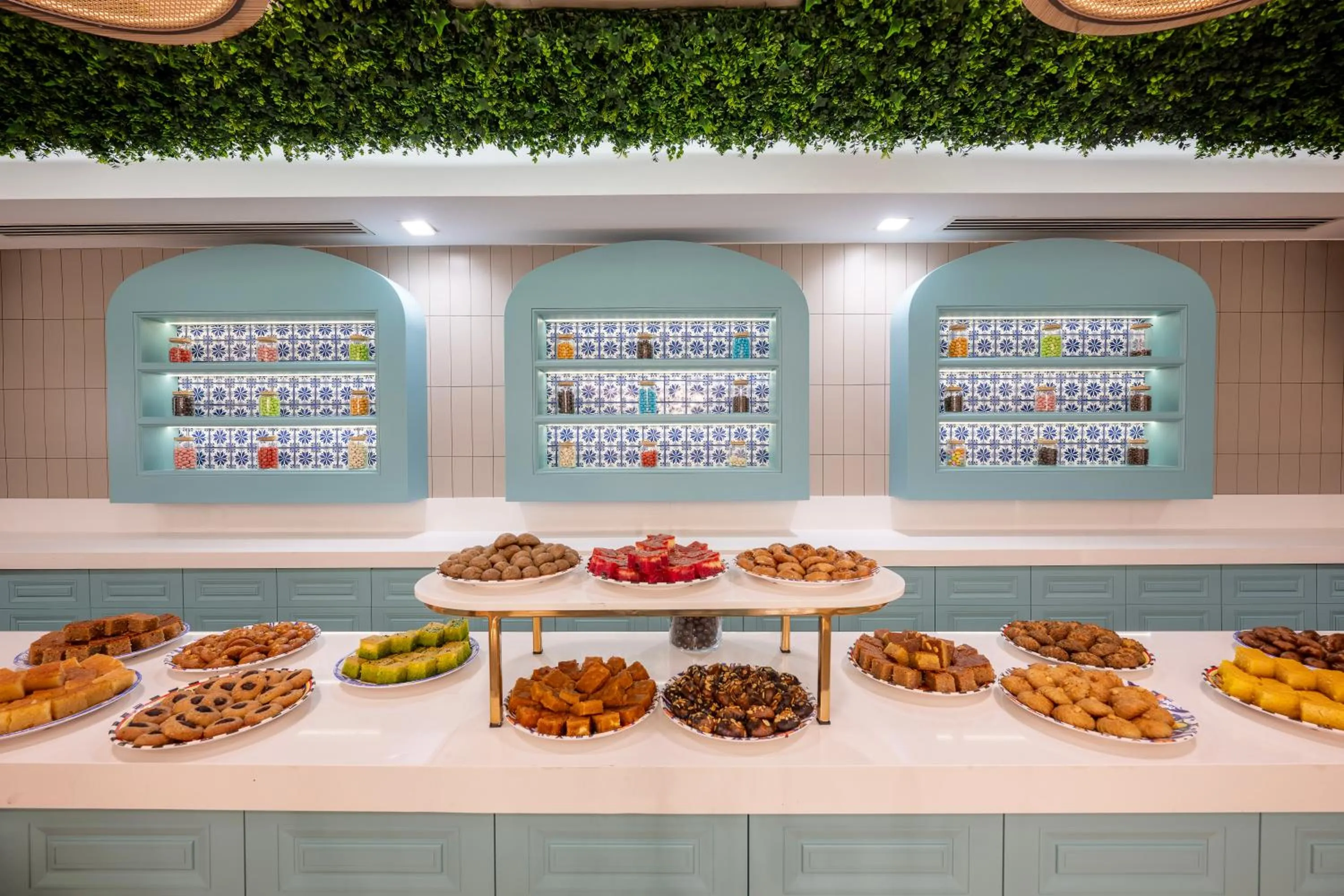 Food and drinks in Oz Hotels Side Premium