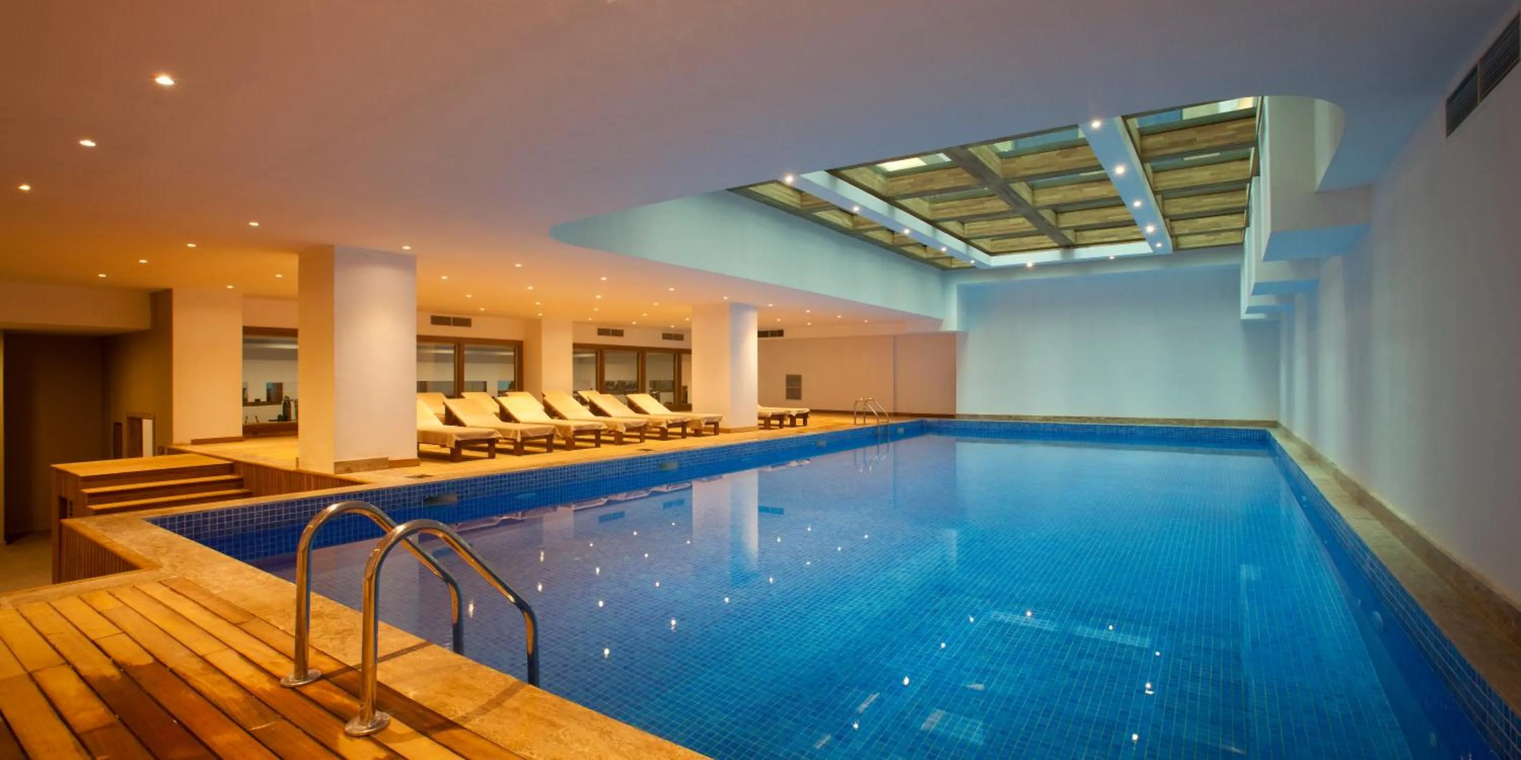 Swimming pool in Oz Hotels Side Premium