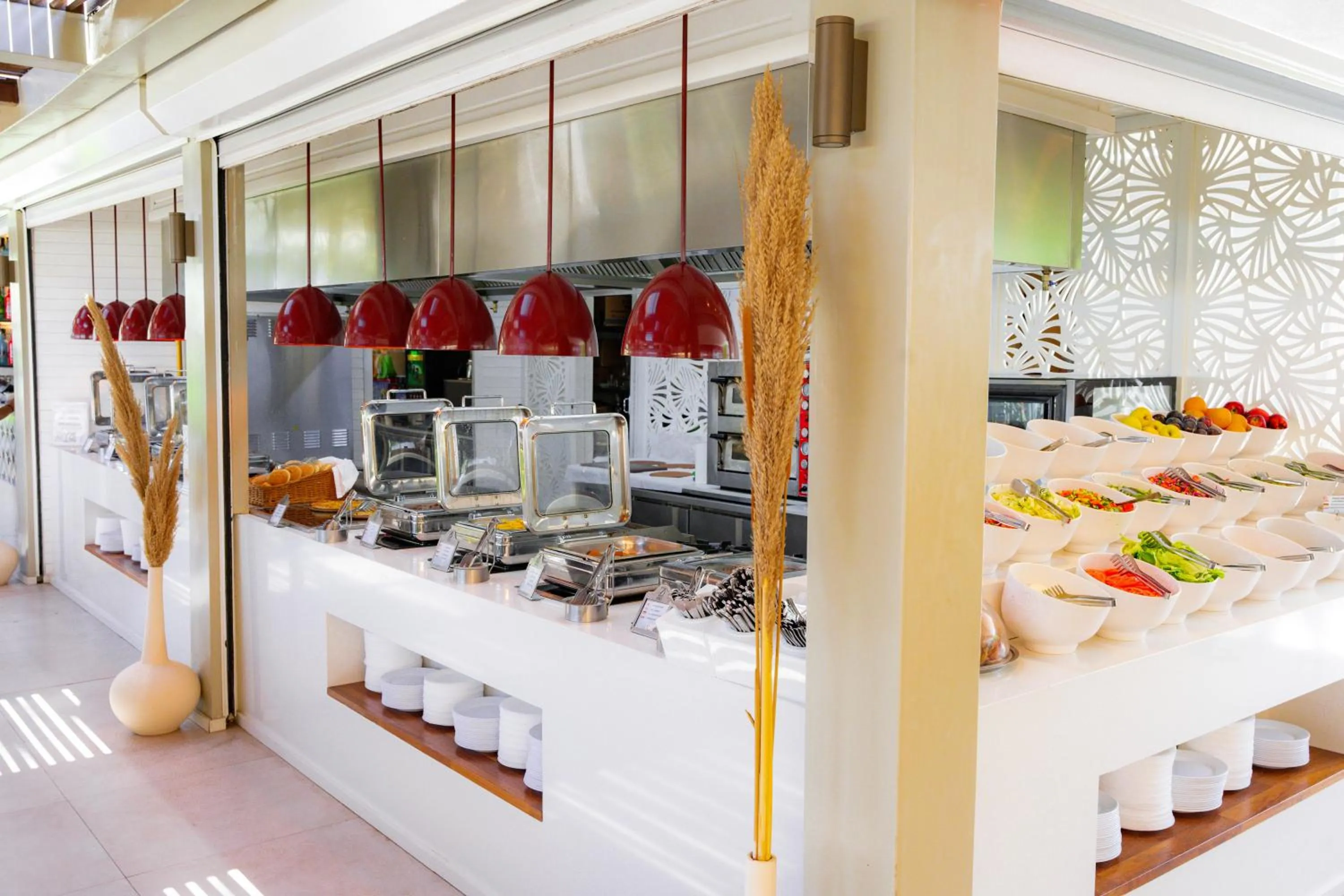 Food and drinks in Oz Hotels Side Premium