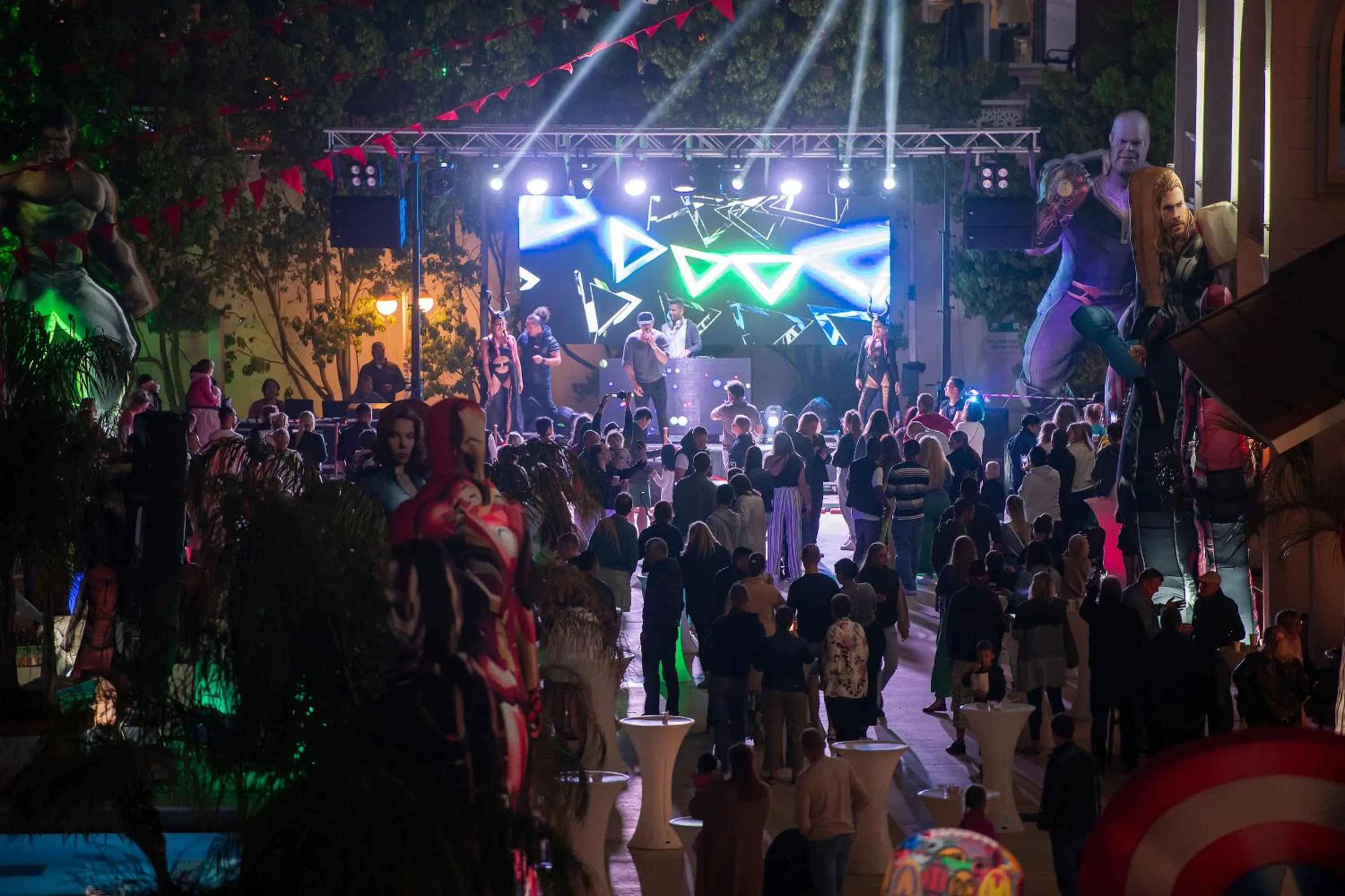 Evening entertainment in Oz Hotels Side Premium