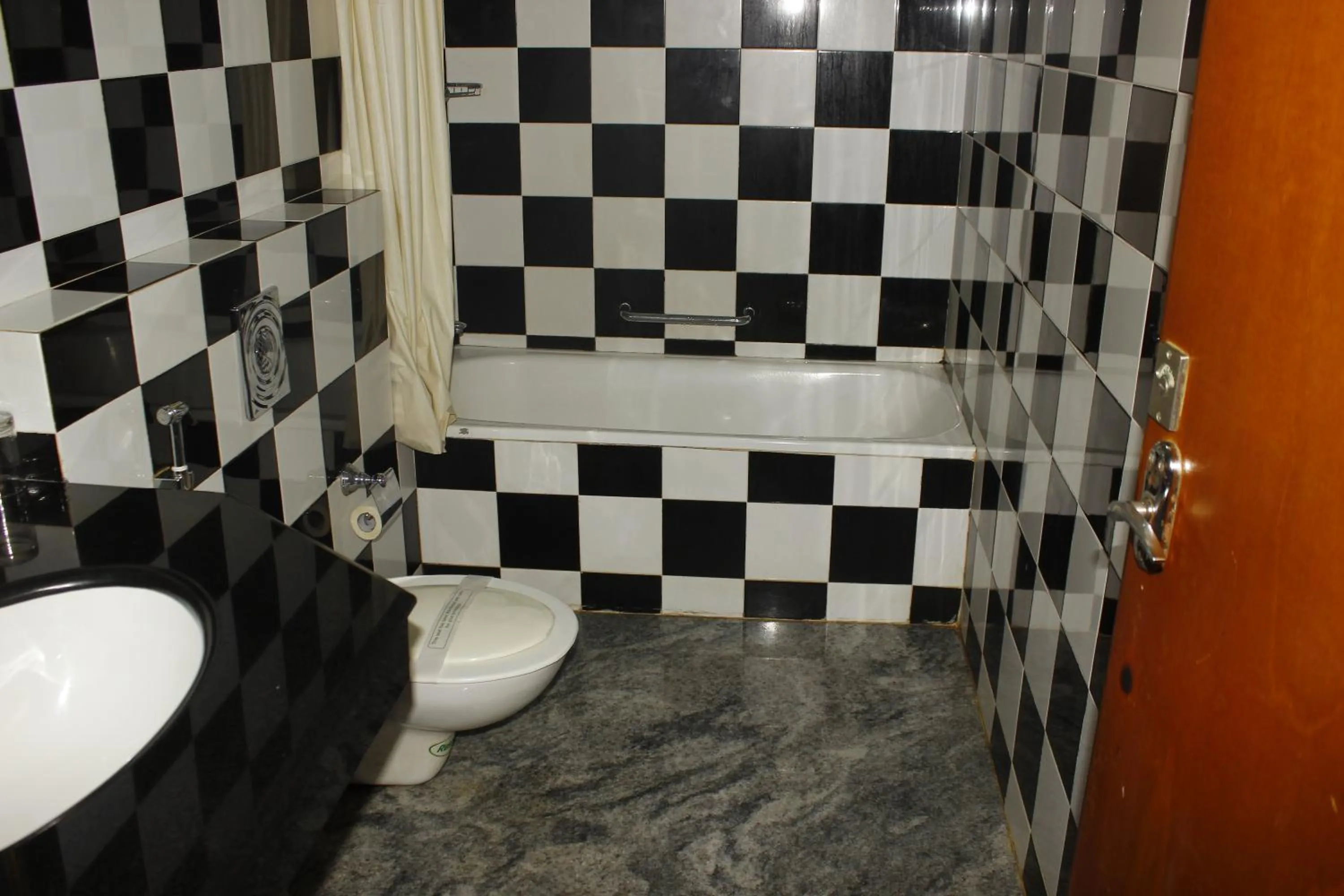 Bath in hotel bessota international