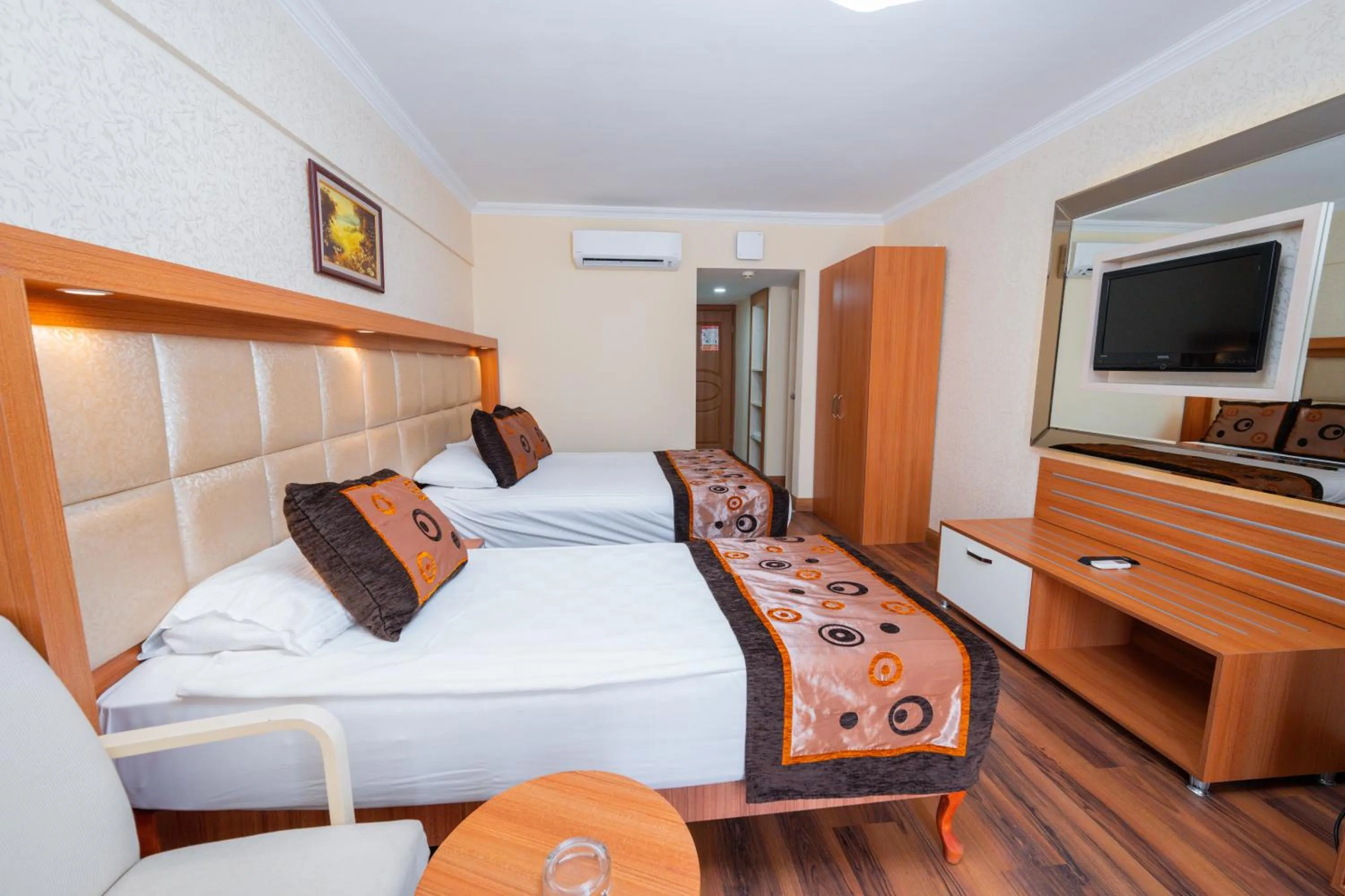 Photo of the whole room, Bed in Oz Hotels Incekum Beach