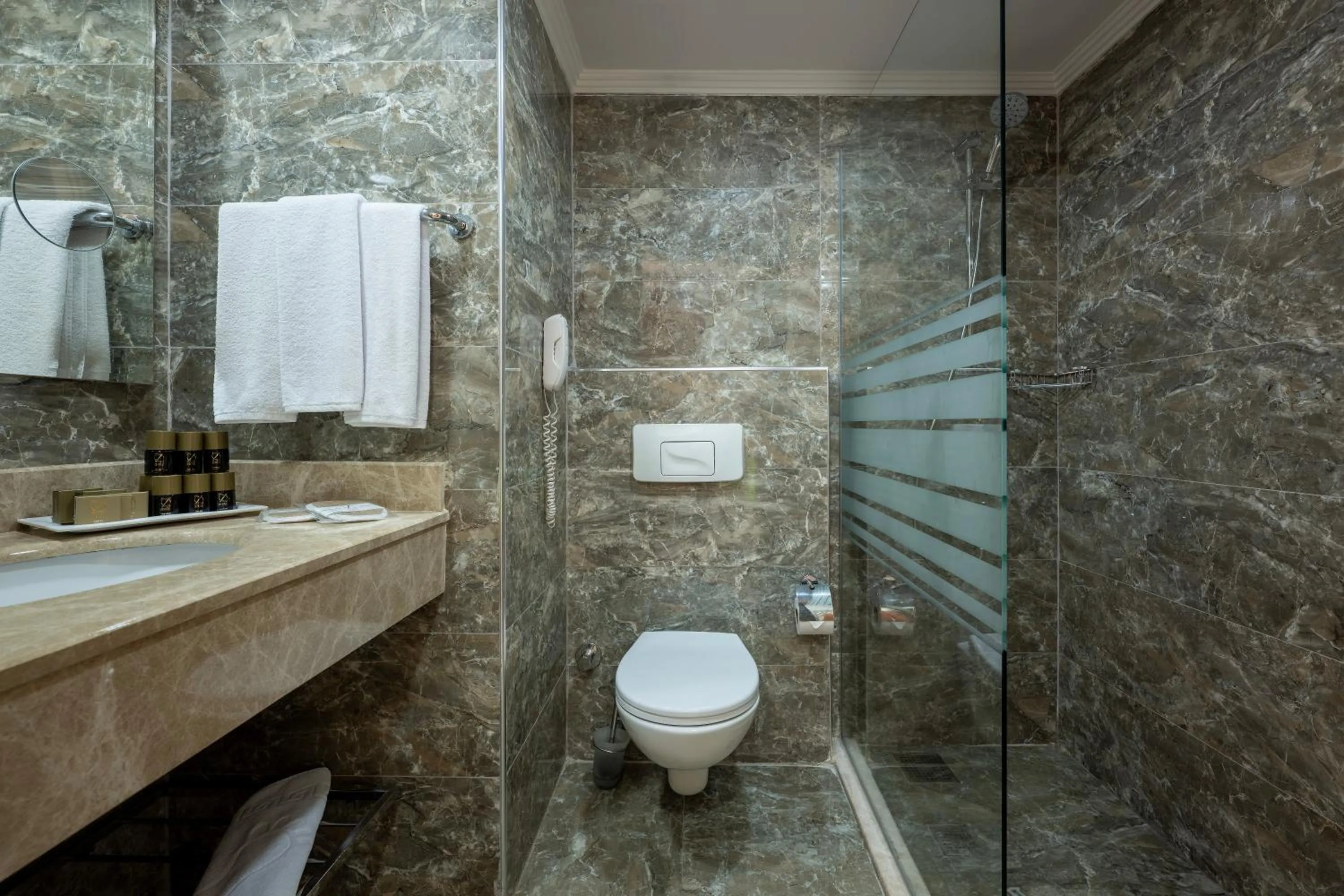 Toilet in Oz Hotels Incekum Beach