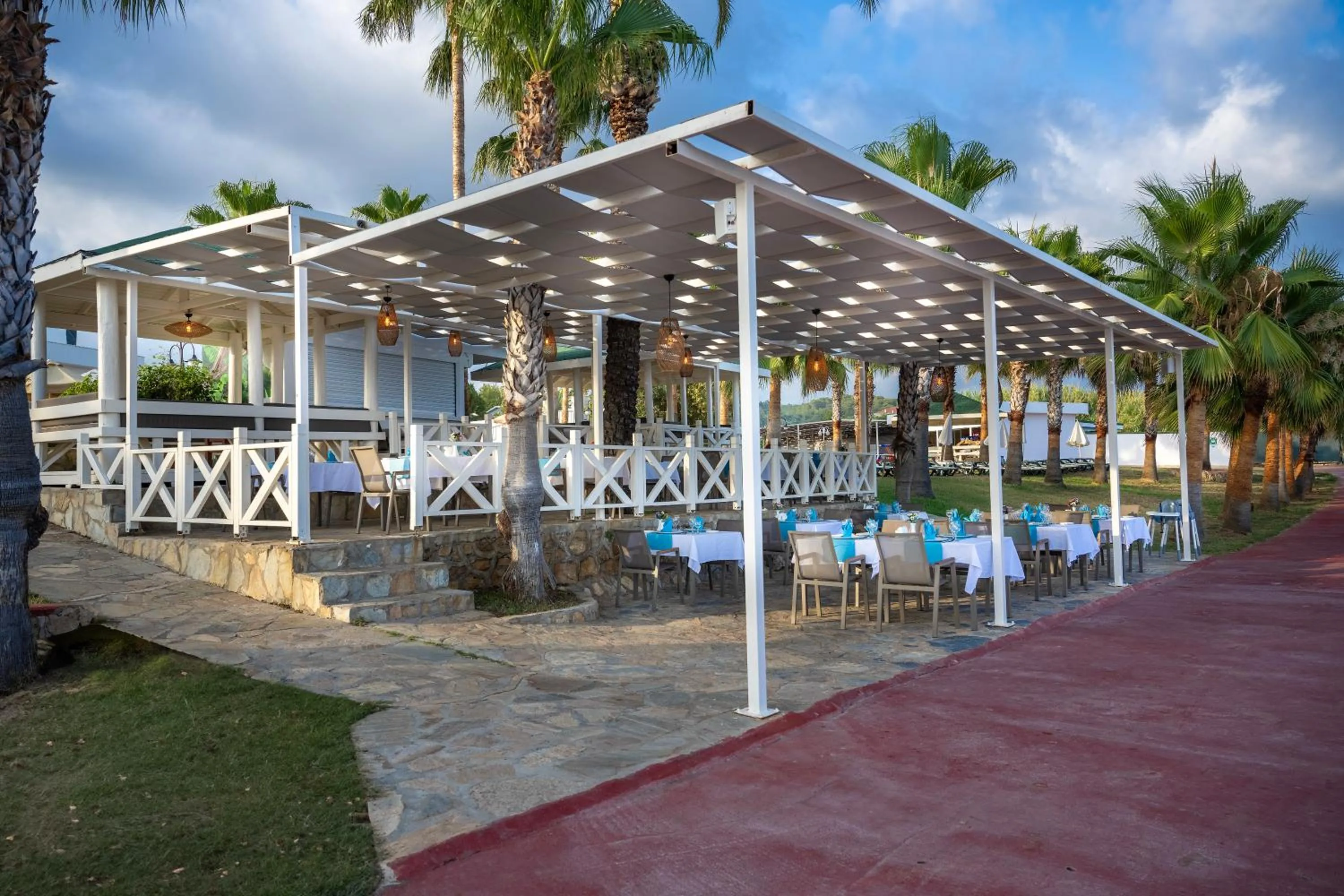 Restaurant/places to eat in Oz Hotels Incekum Beach