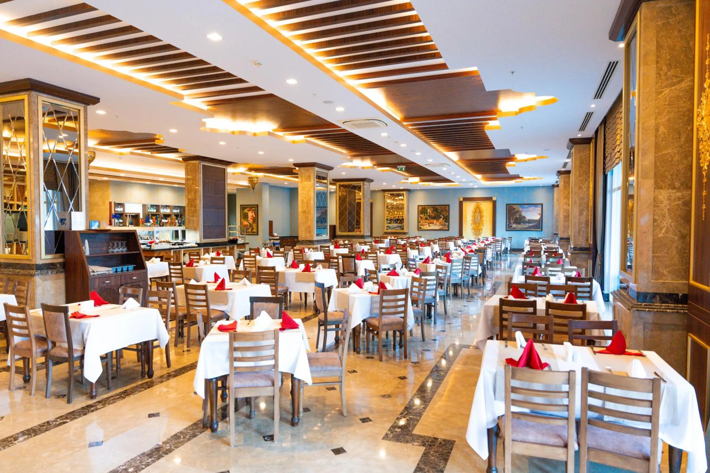 Restaurant/places to eat in Oz Hotels Sui