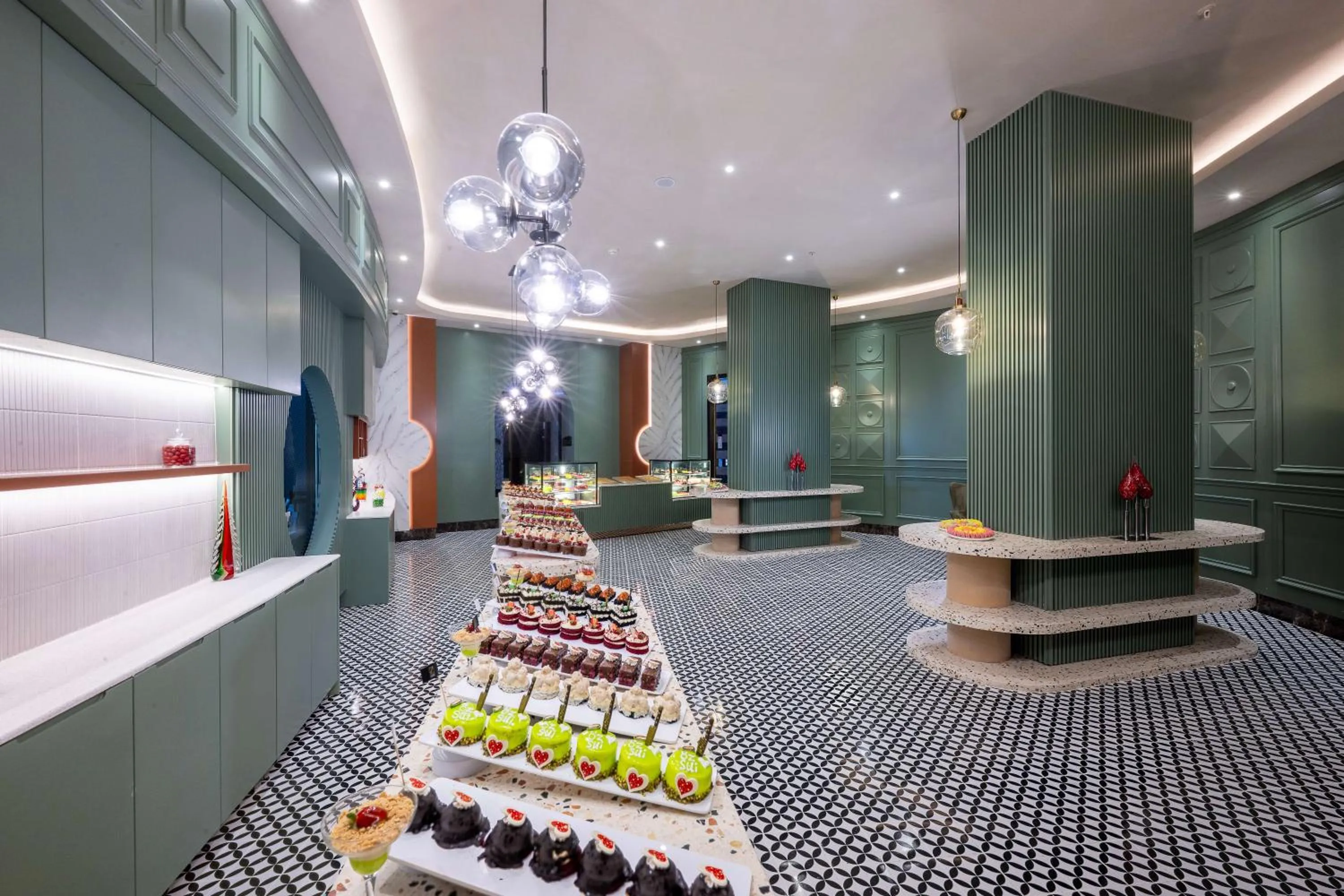 Restaurant/places to eat in Oz Hotels Sui