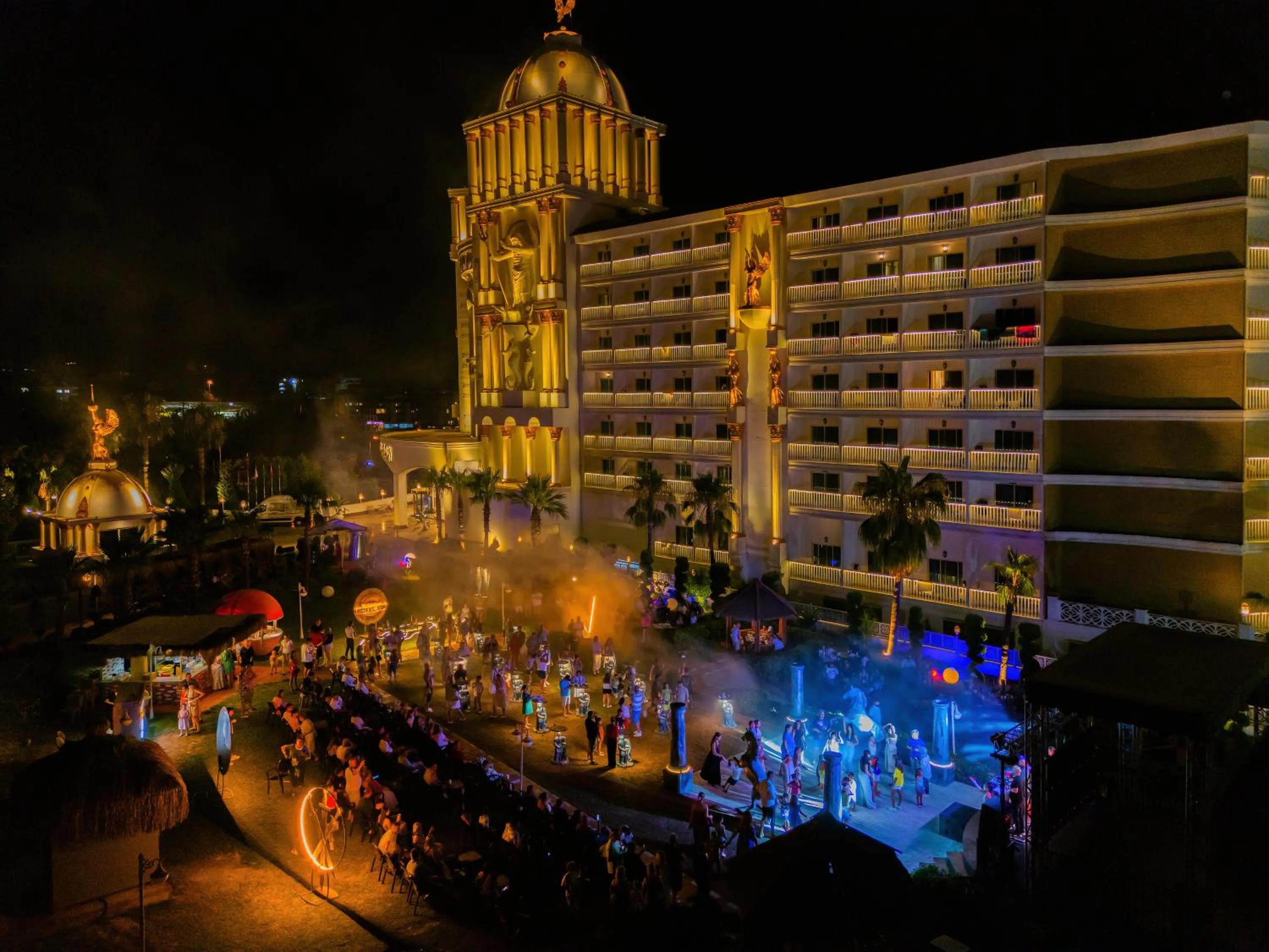 Property building in Oz Hotels Sui